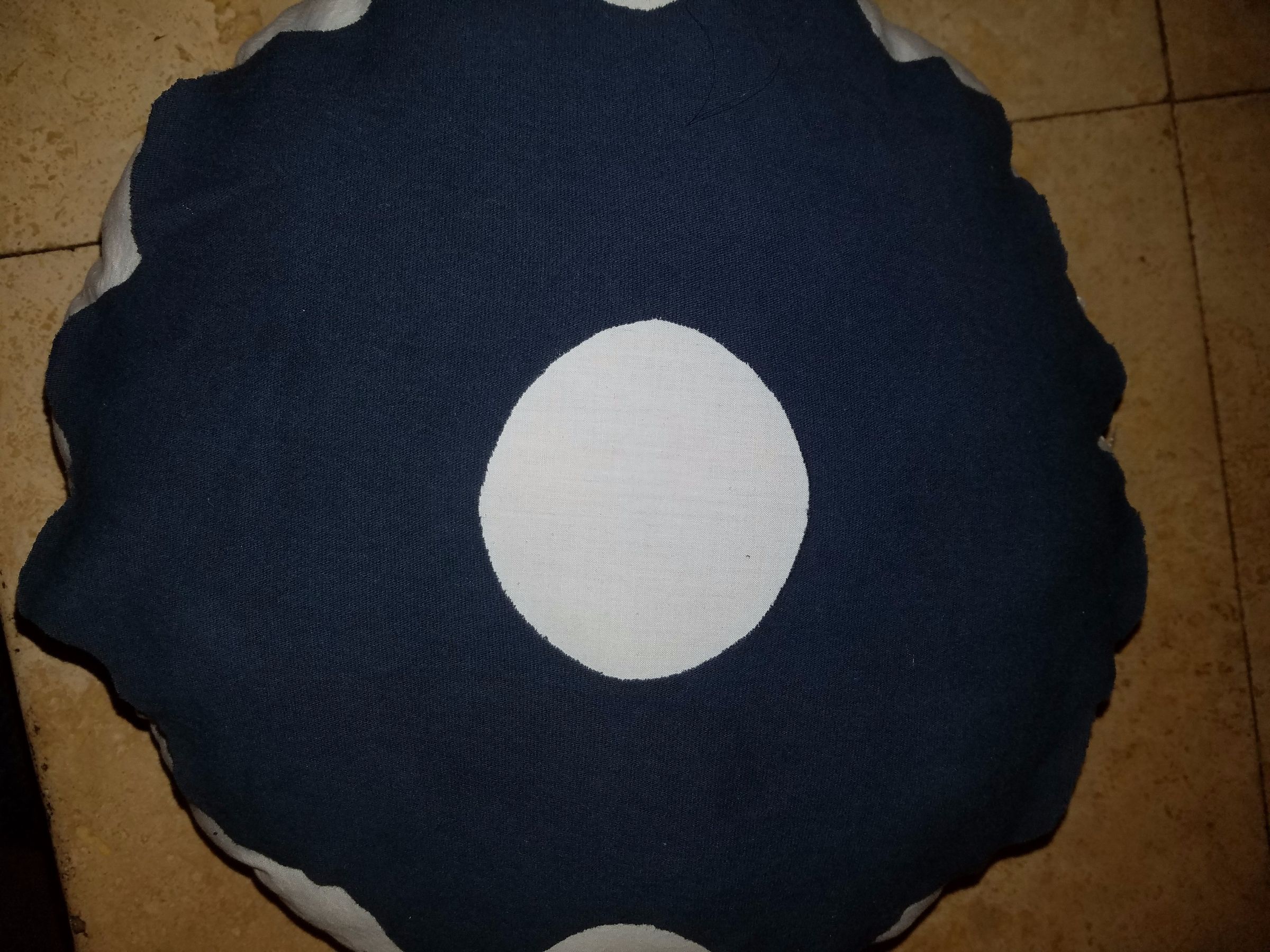 How to Make a Donut Pillow 6 Steps (with Pictures) Instructables
