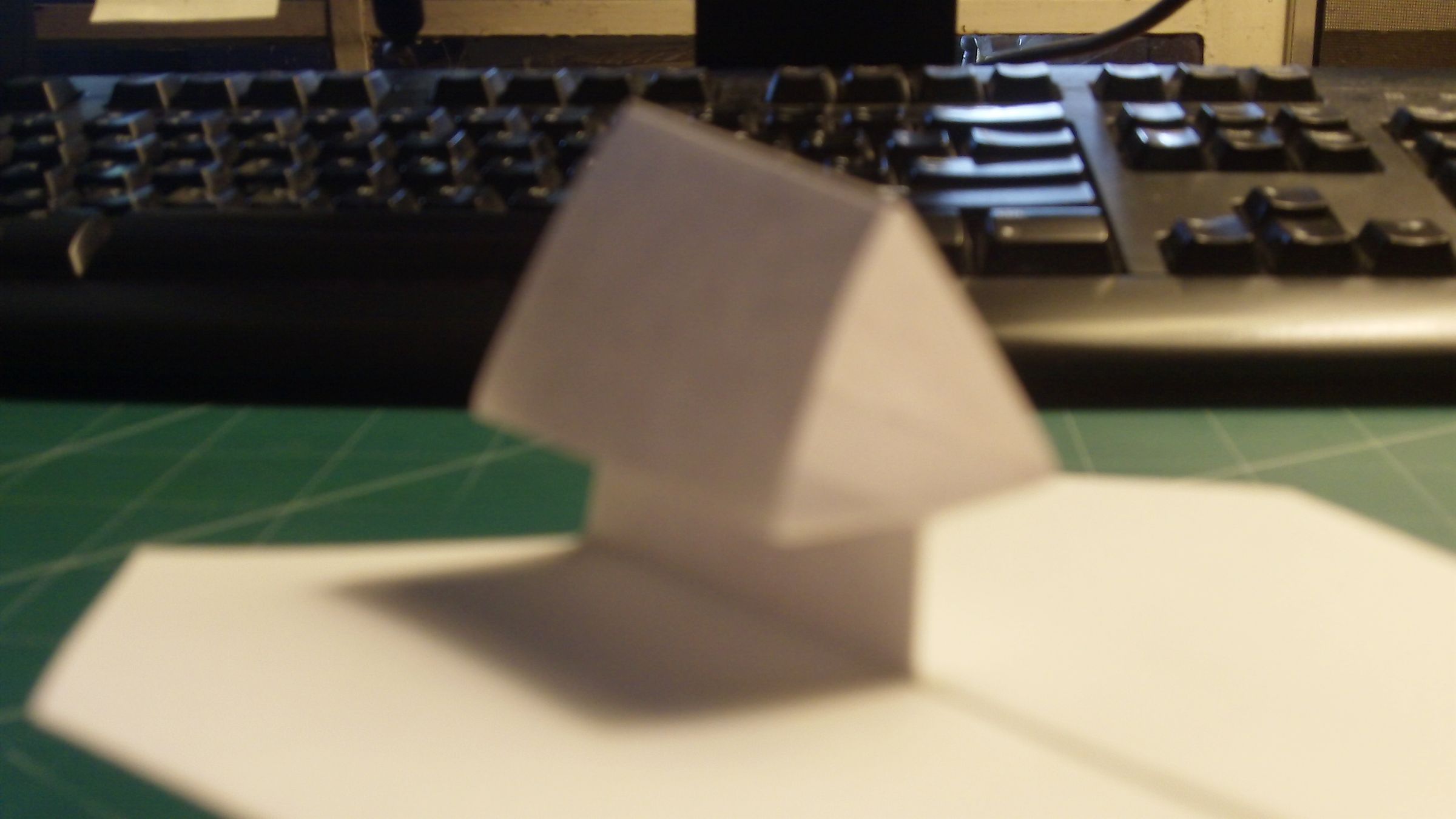how to make an "electronic warfare" tail for your paper airplane DIY Project DIY Project Image