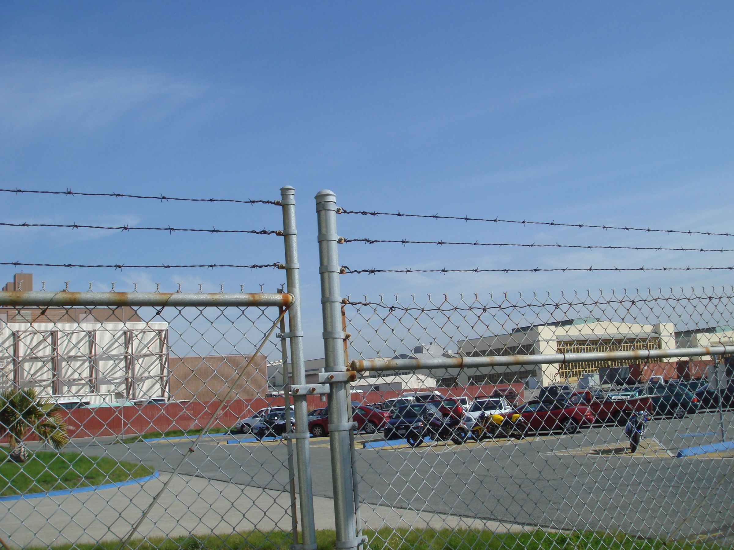 Get Over a Barbed Wire Fence 4 Steps (with Pictures) Instructables