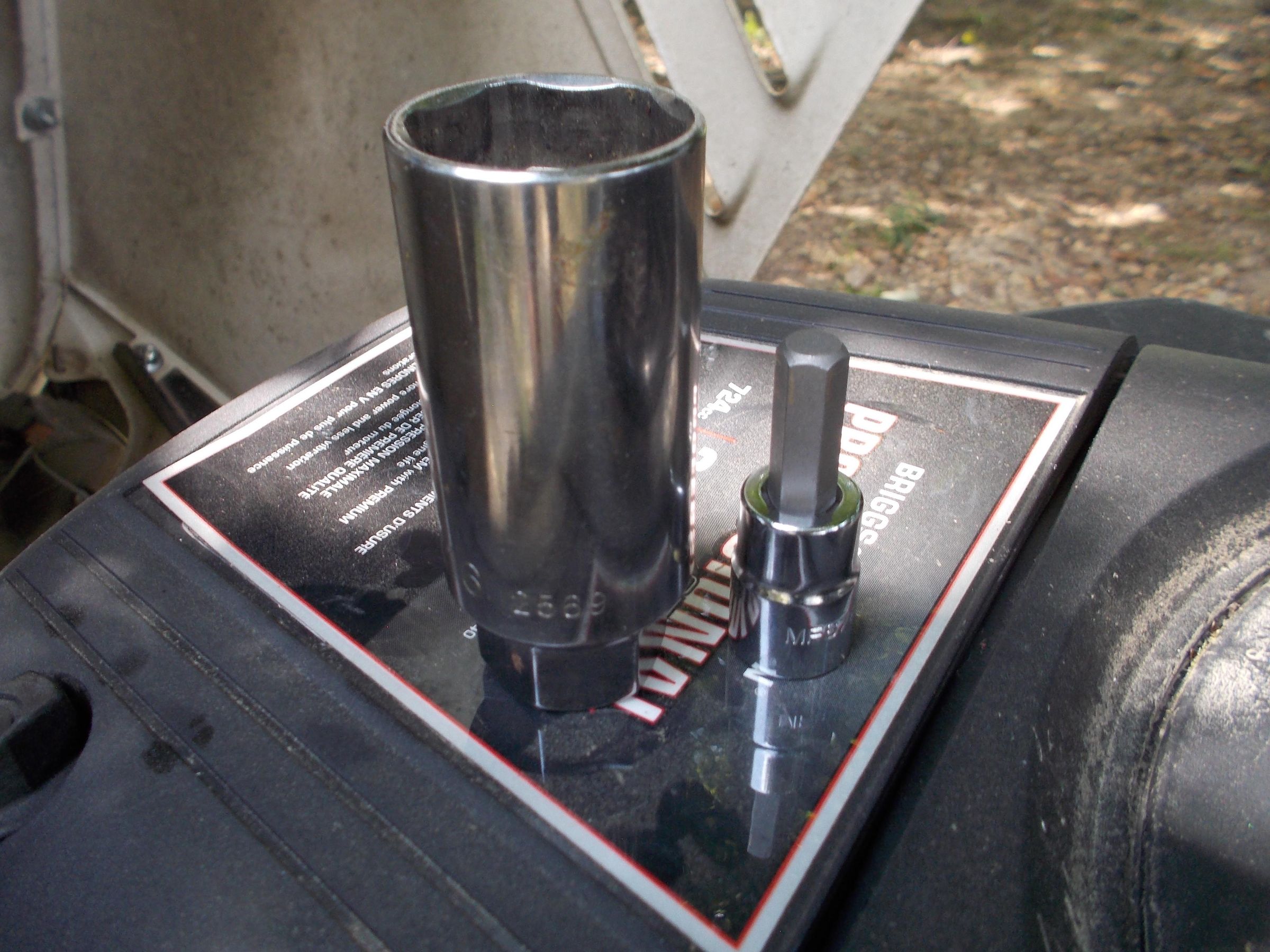 Briggs & Stratton Low Oil Pressure Indicator, VTwin 6 Steps