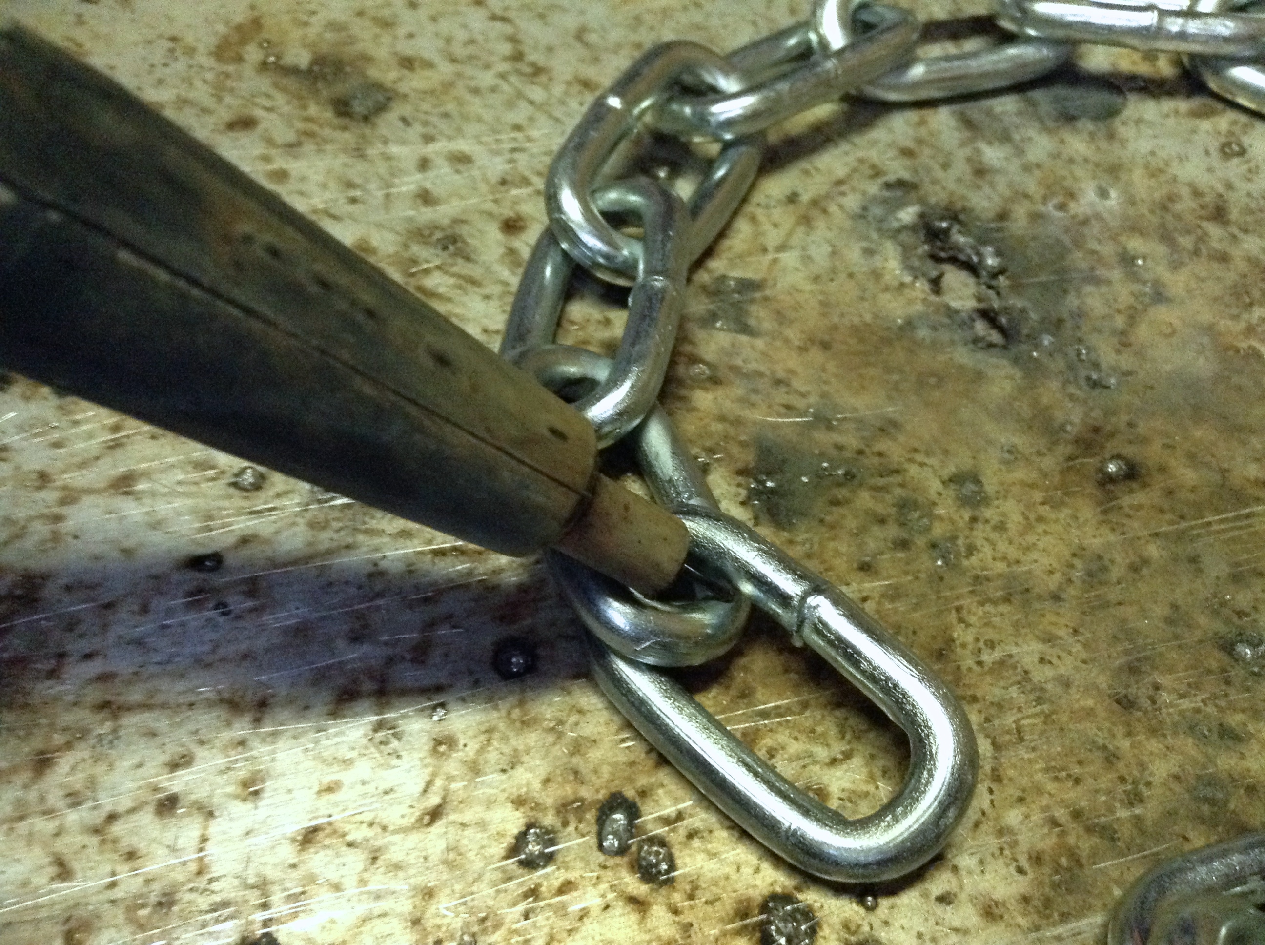 "Floating" Chain Wine Bottle Holder 5 Steps (with Pictures