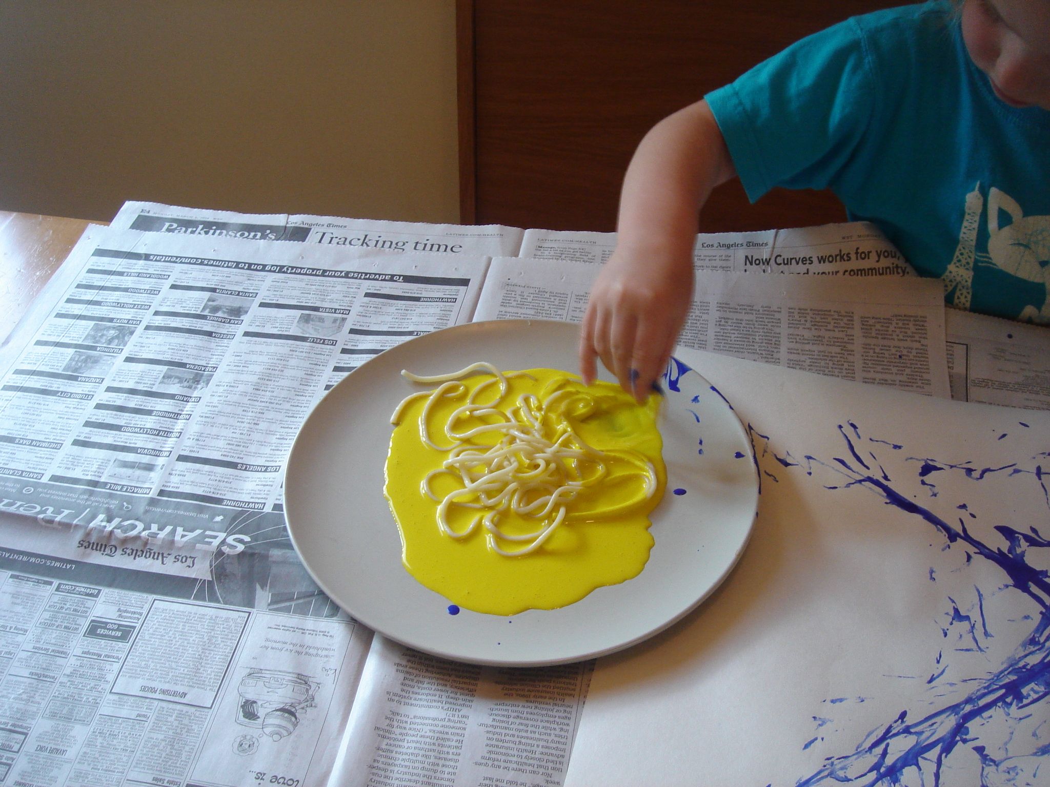 How to Use Spaghetti to Paint Like Jackson Pollock 8 Steps (with