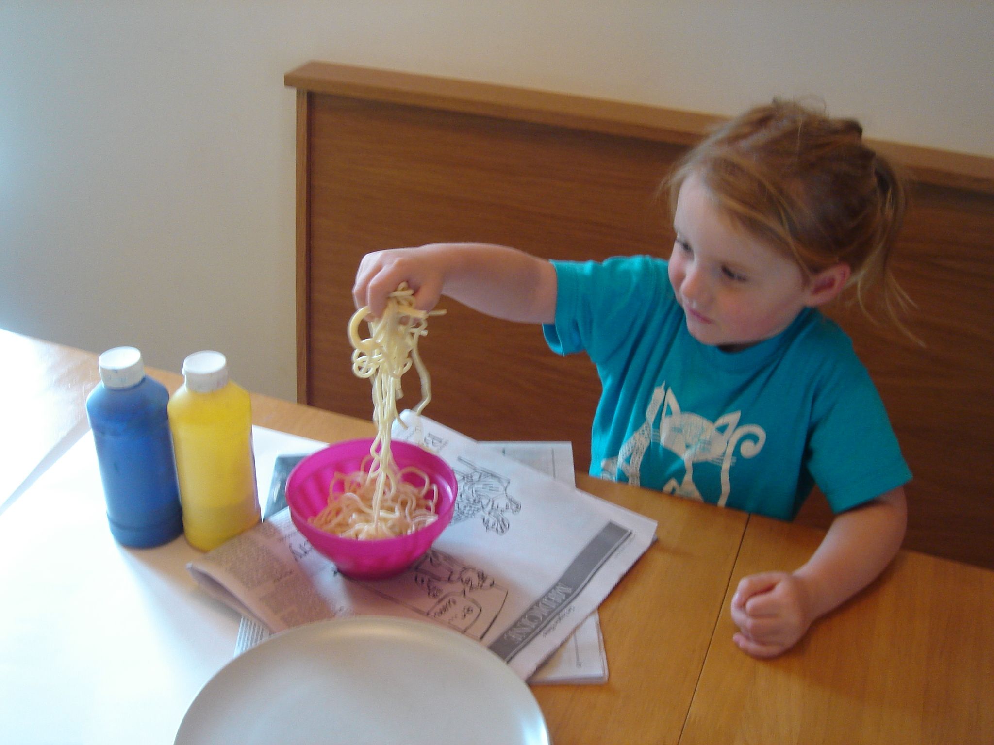 How to Use Spaghetti to Paint Like Jackson Pollock 8 Steps (with