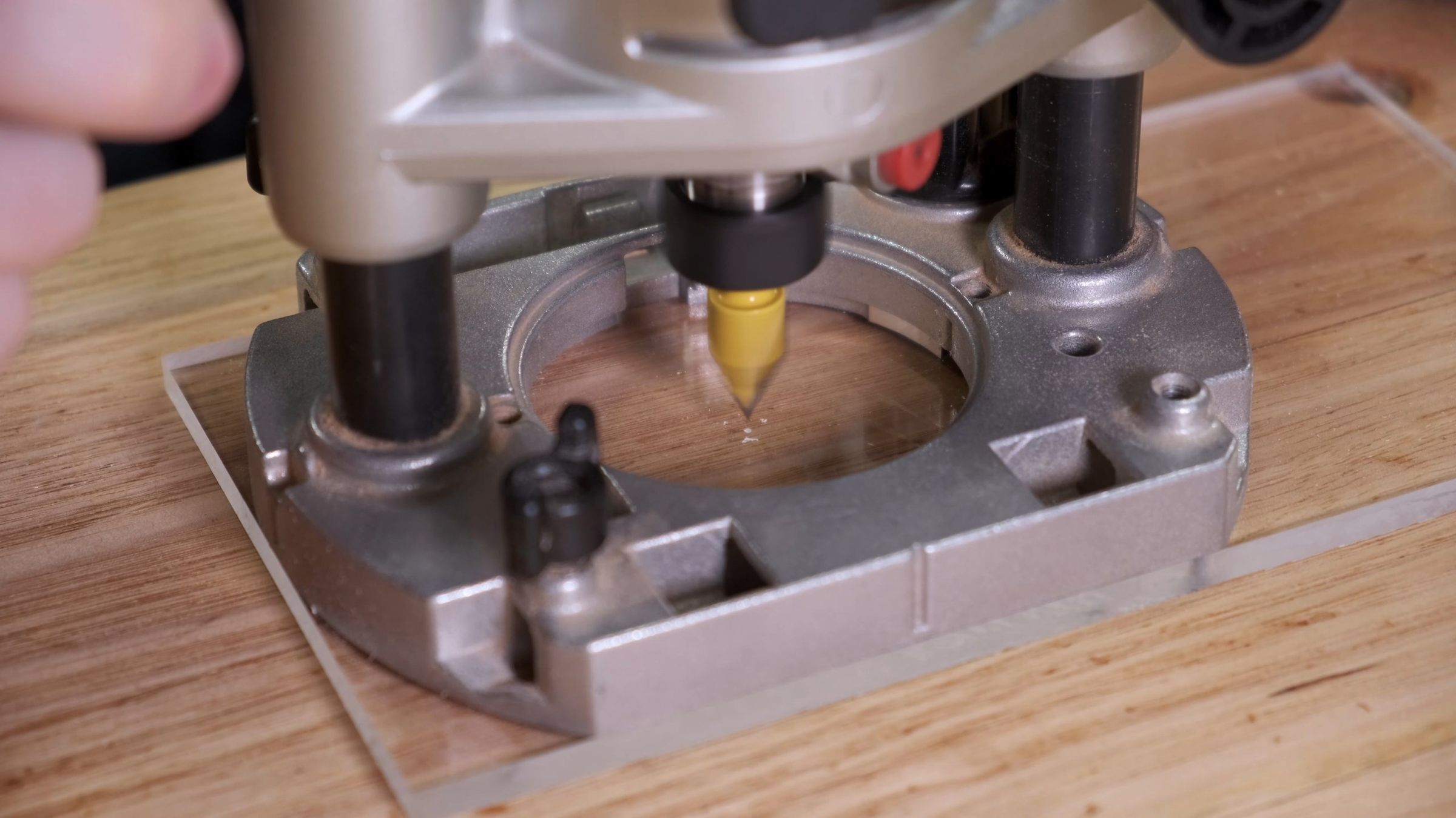 Router Sub-base (and Edge Guide) : 11 