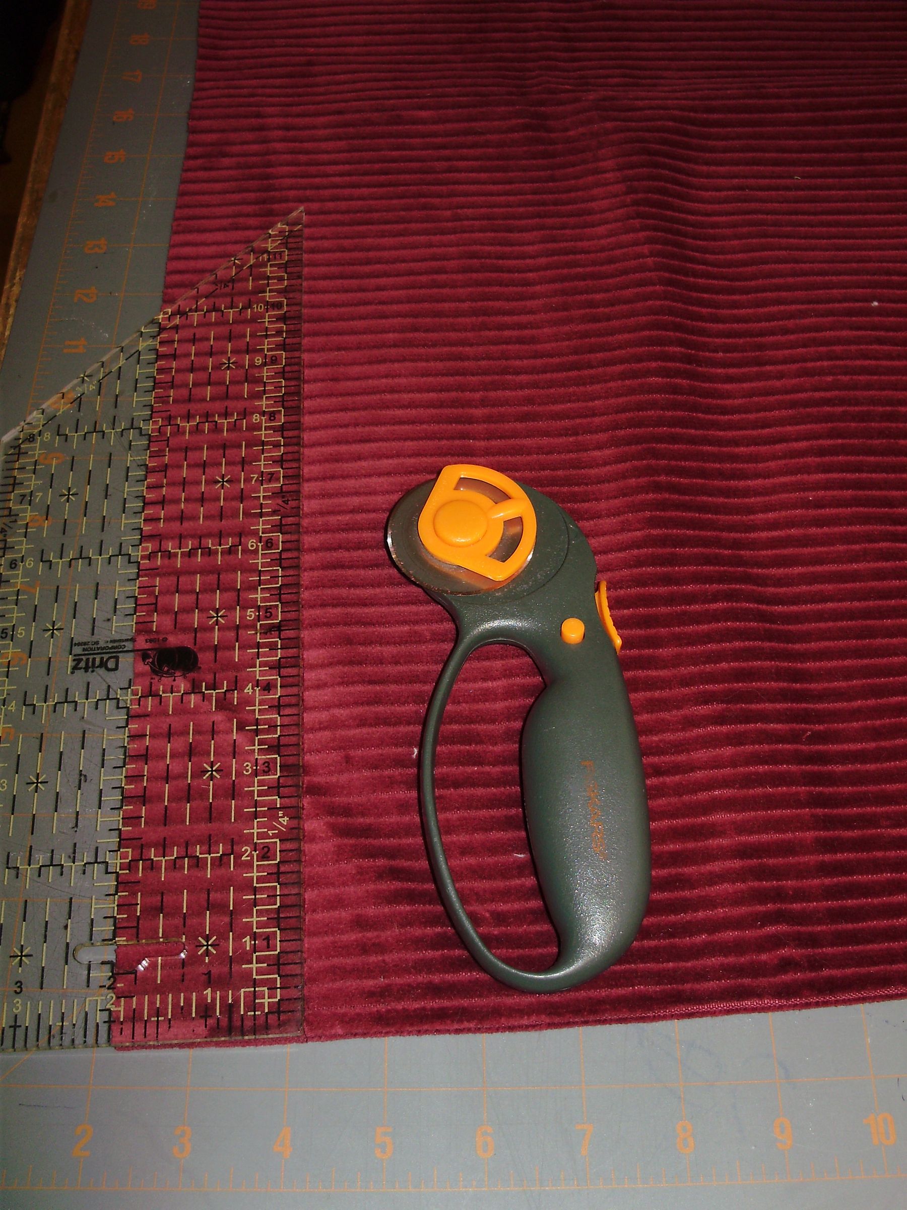 How to Make a Pillow With Corded Trim 5 Steps (with Pictures