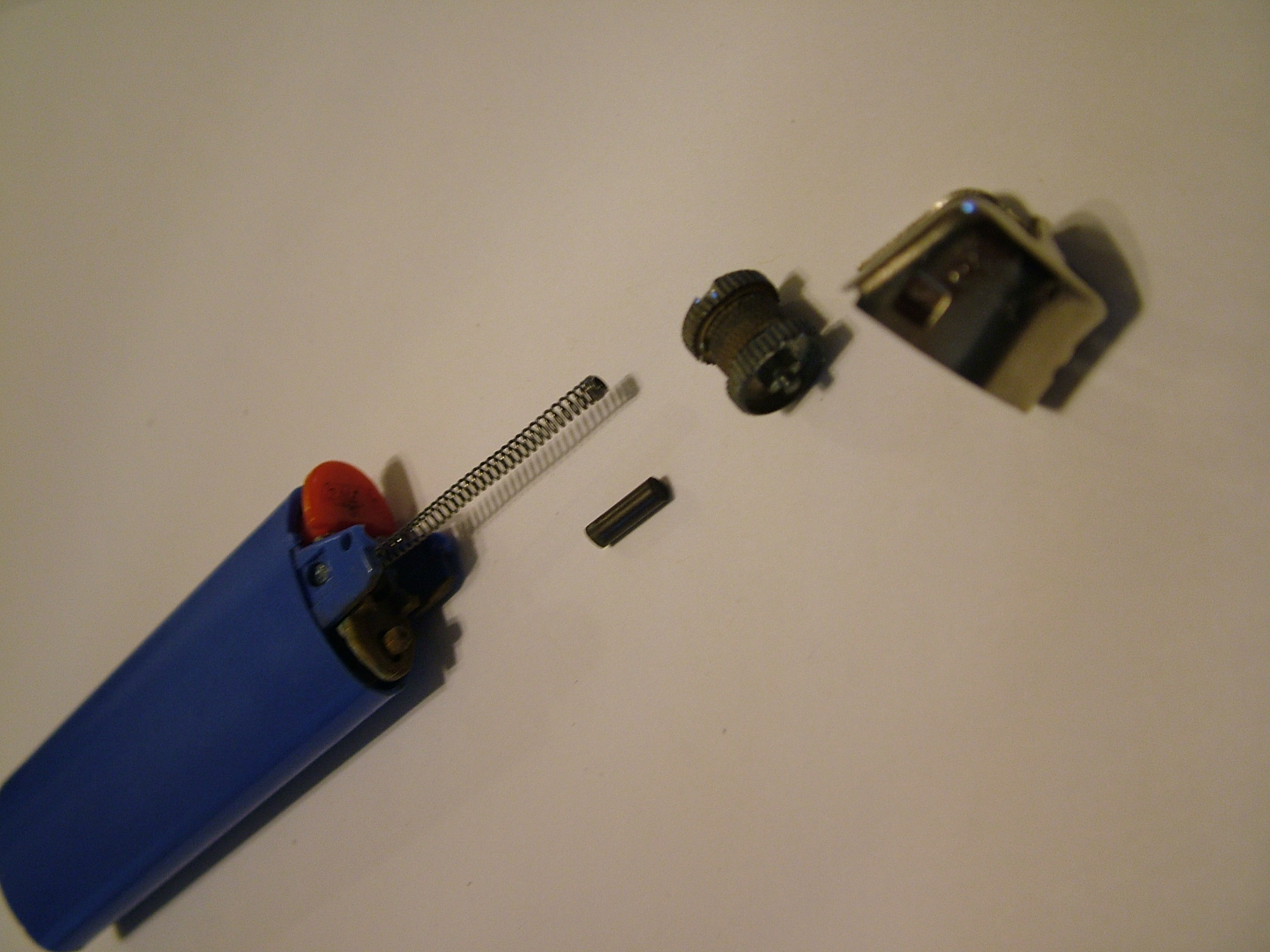 Replace Your Zippo Flint With Flint From a Dead BIC 4 Steps