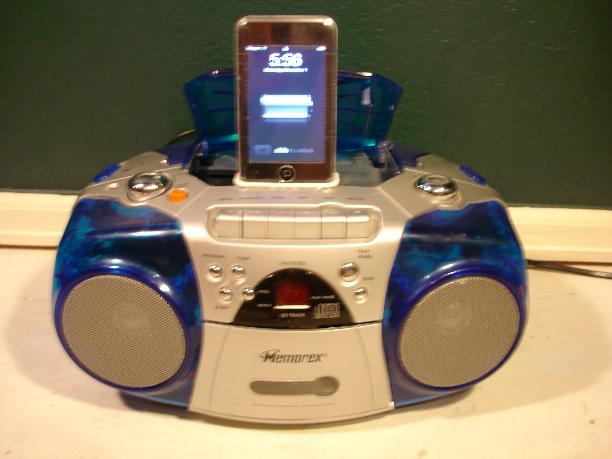Boom Box Ipod Dock / Homemade IHome 4 Steps Instructables