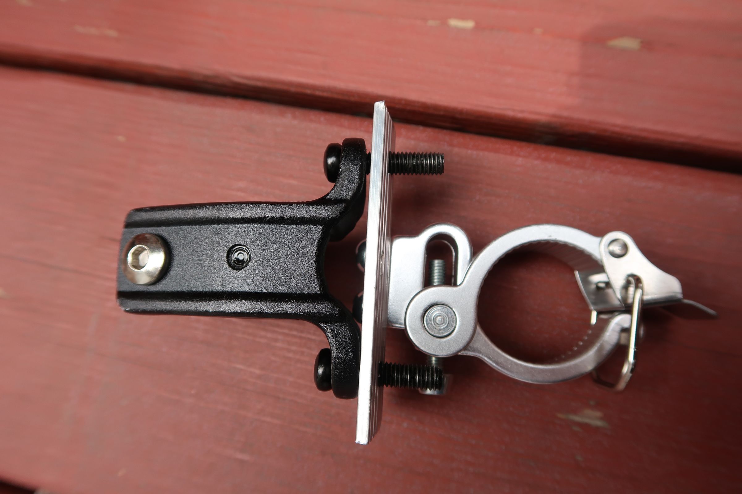 Convert a Burley Travoy Bike Trailer Hitch to Quick Release From
