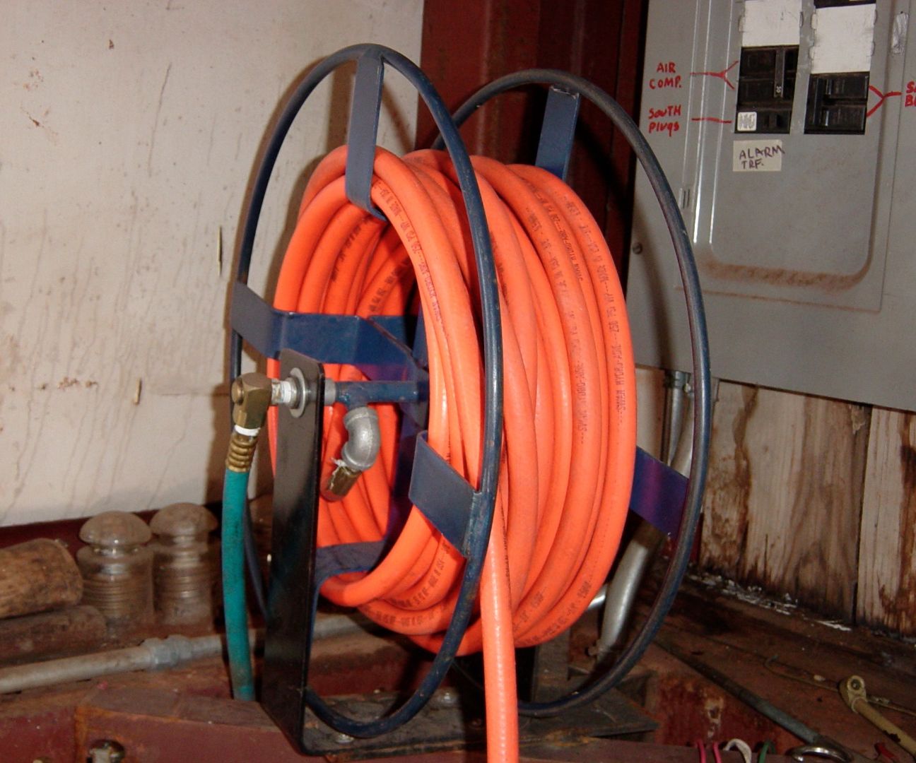 AIR HOSE REEL 4 Steps Instructables