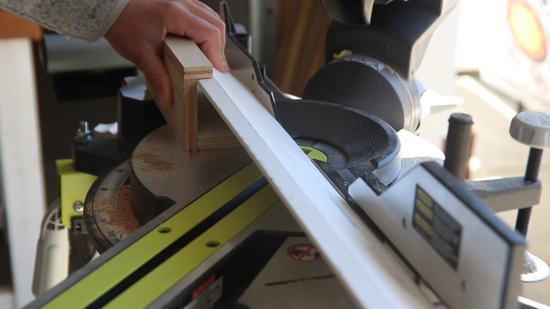 Jig for Cutting Perfect Crown Molding 8 Steps (with Pictures