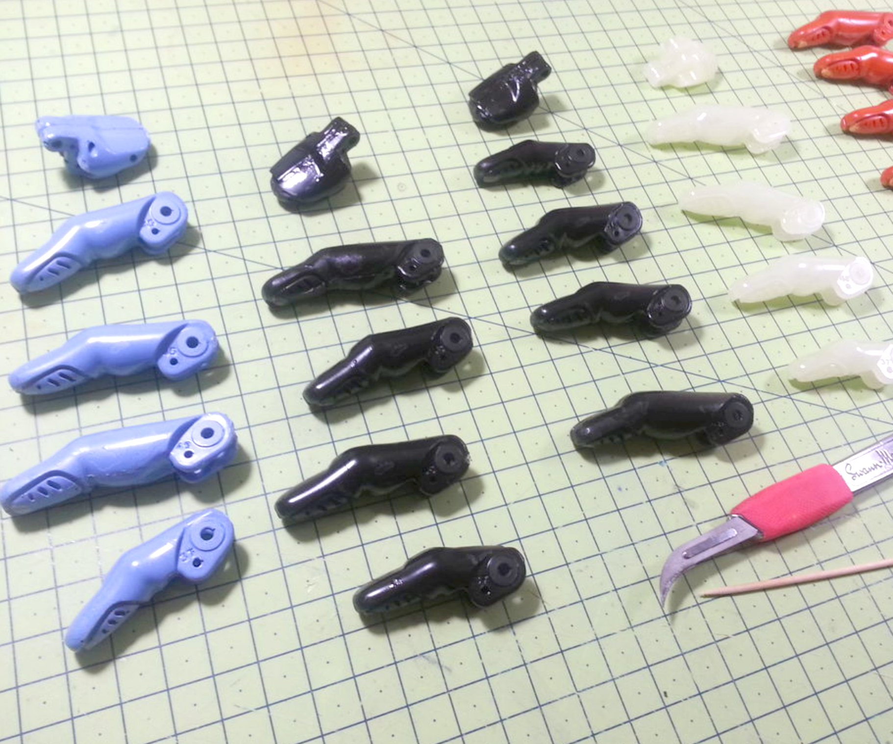 Casting Detailed Parts: Prosthetic Fingers (That Glow, Change Colour With Heat, and More...)