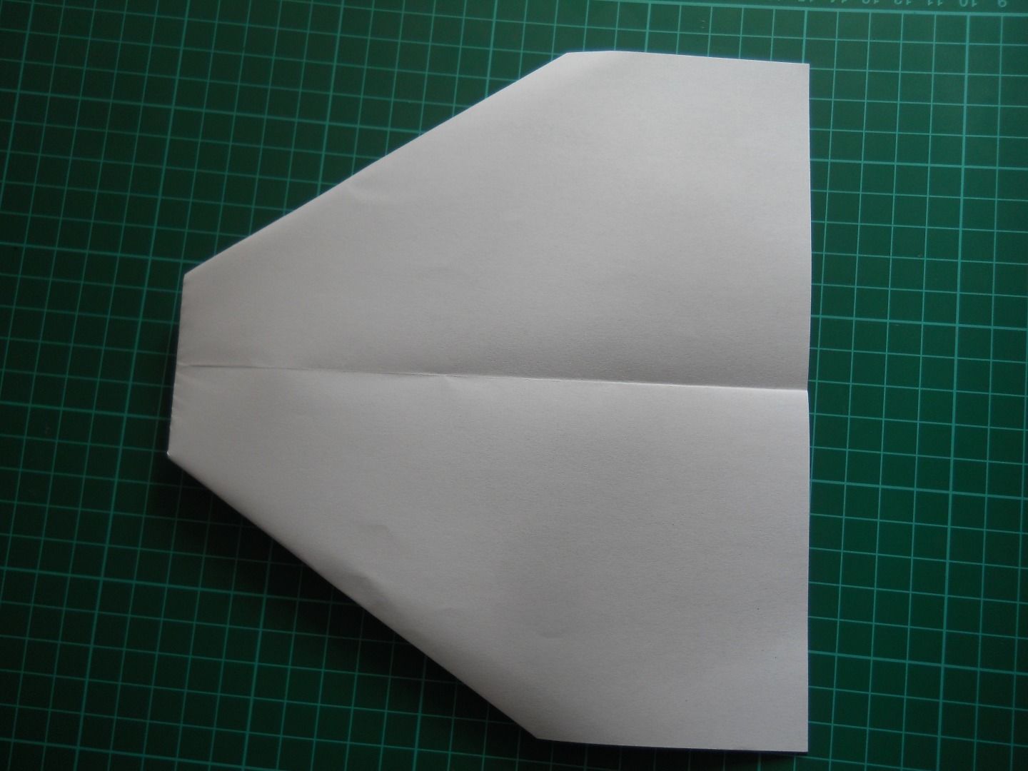 TV Remote Controlled Paper Planes 12 Steps (with Pictures