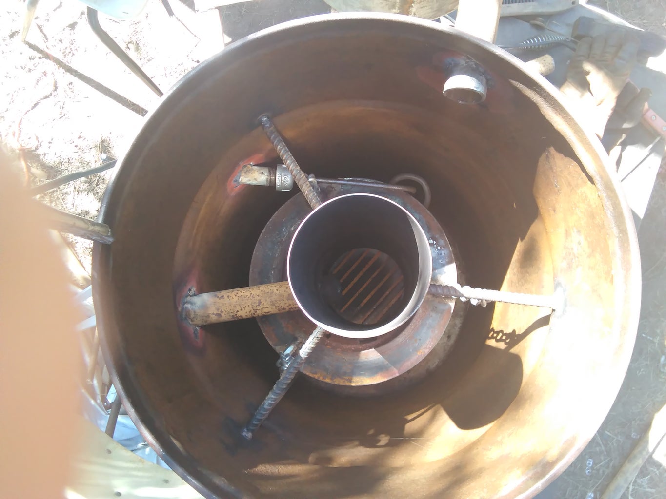 Power in the Apocalypse (How to Build a WoodGasifier) 6 Steps (with