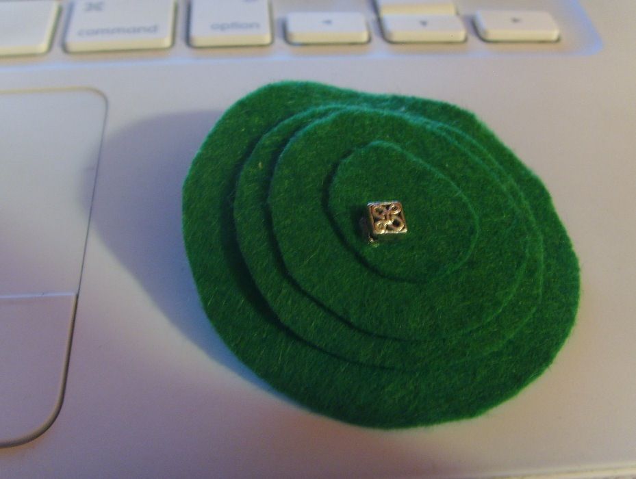 Easy Four Petal Hair Pin