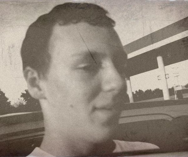 How to Make Your Photo Look Old (2 Methods)