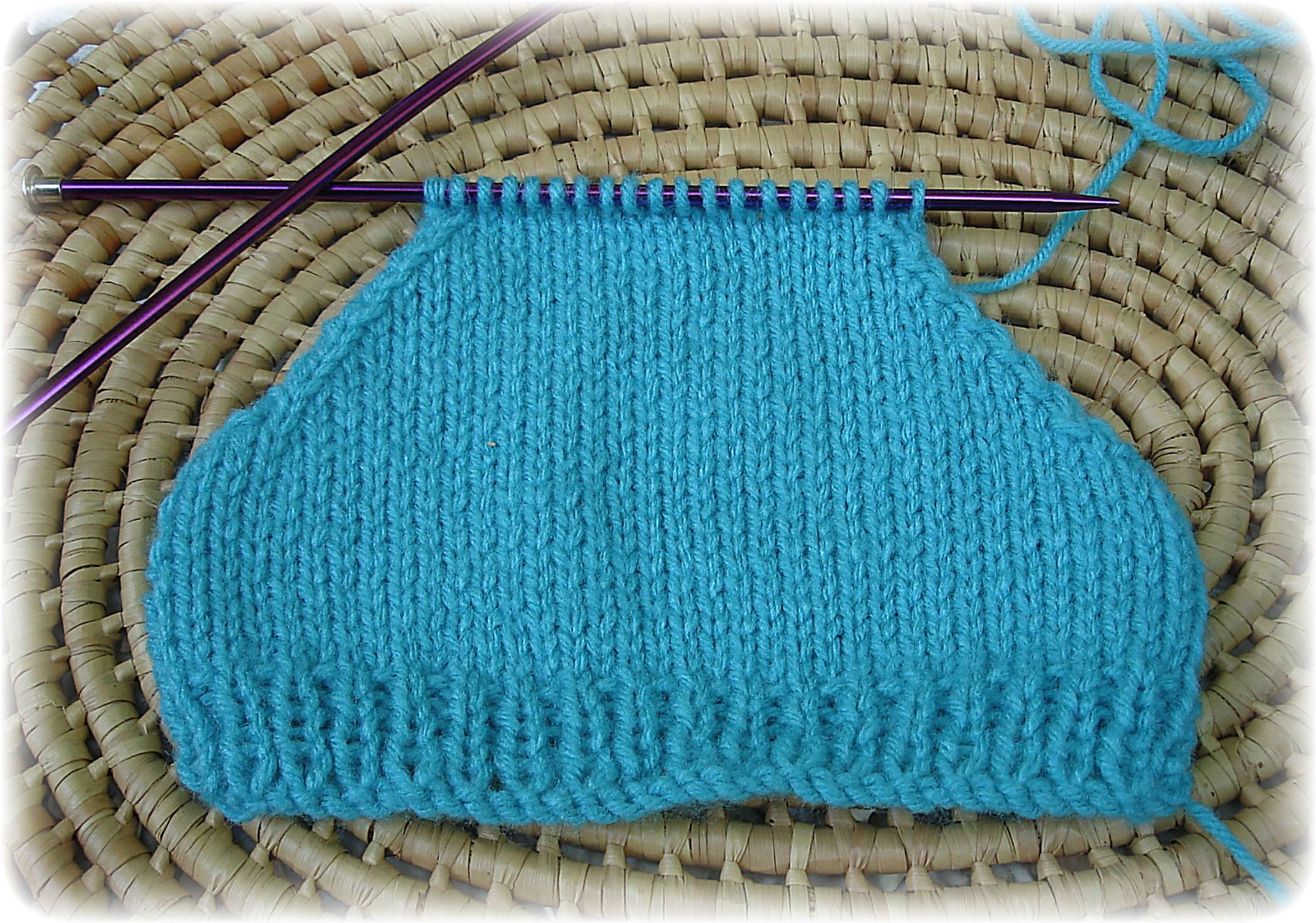How to Decrease Neatly to Form the Shaping of Shoulder Seams on Knitted