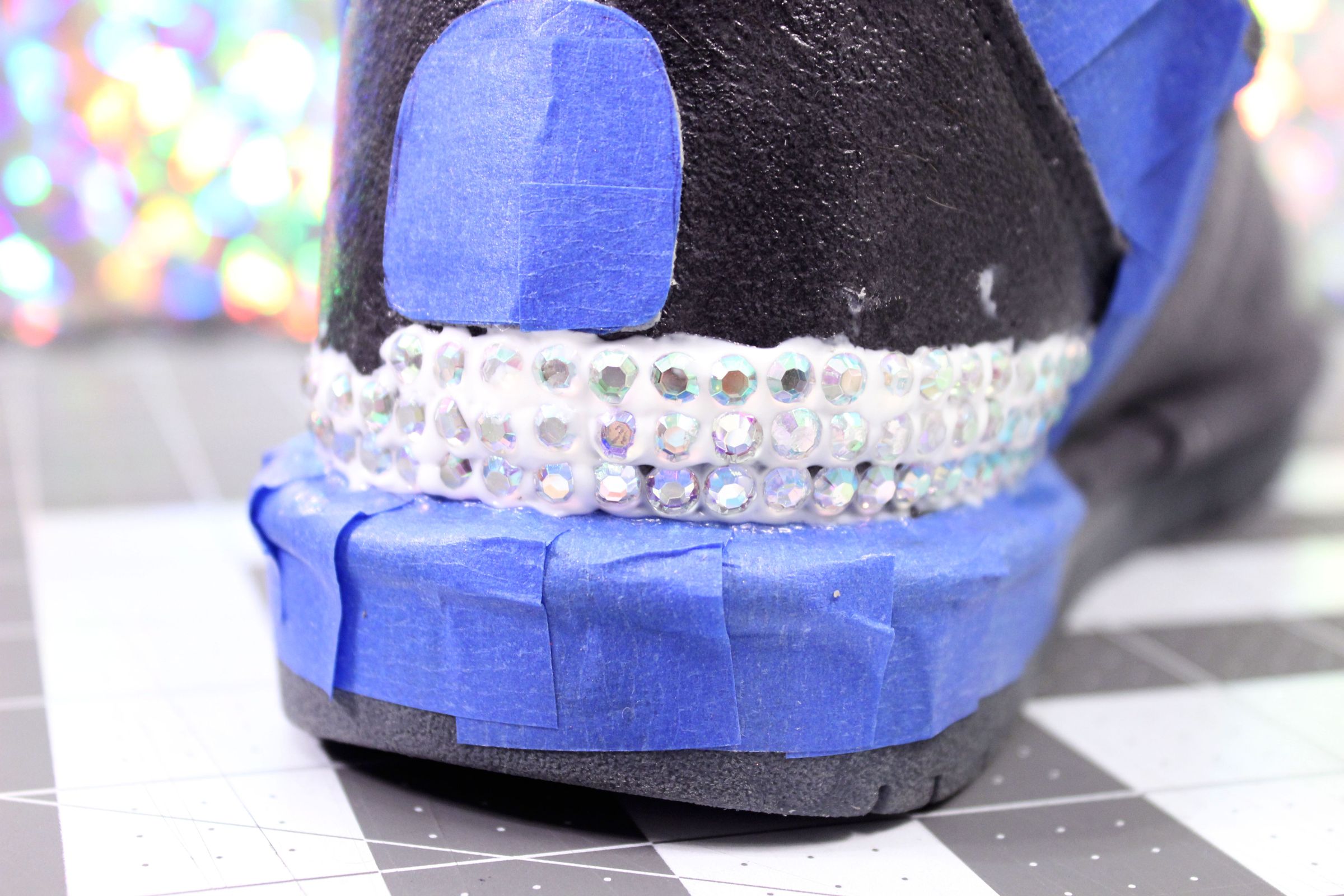 Customize Your Boots With Rhinestones! 5 Steps (with Pictures