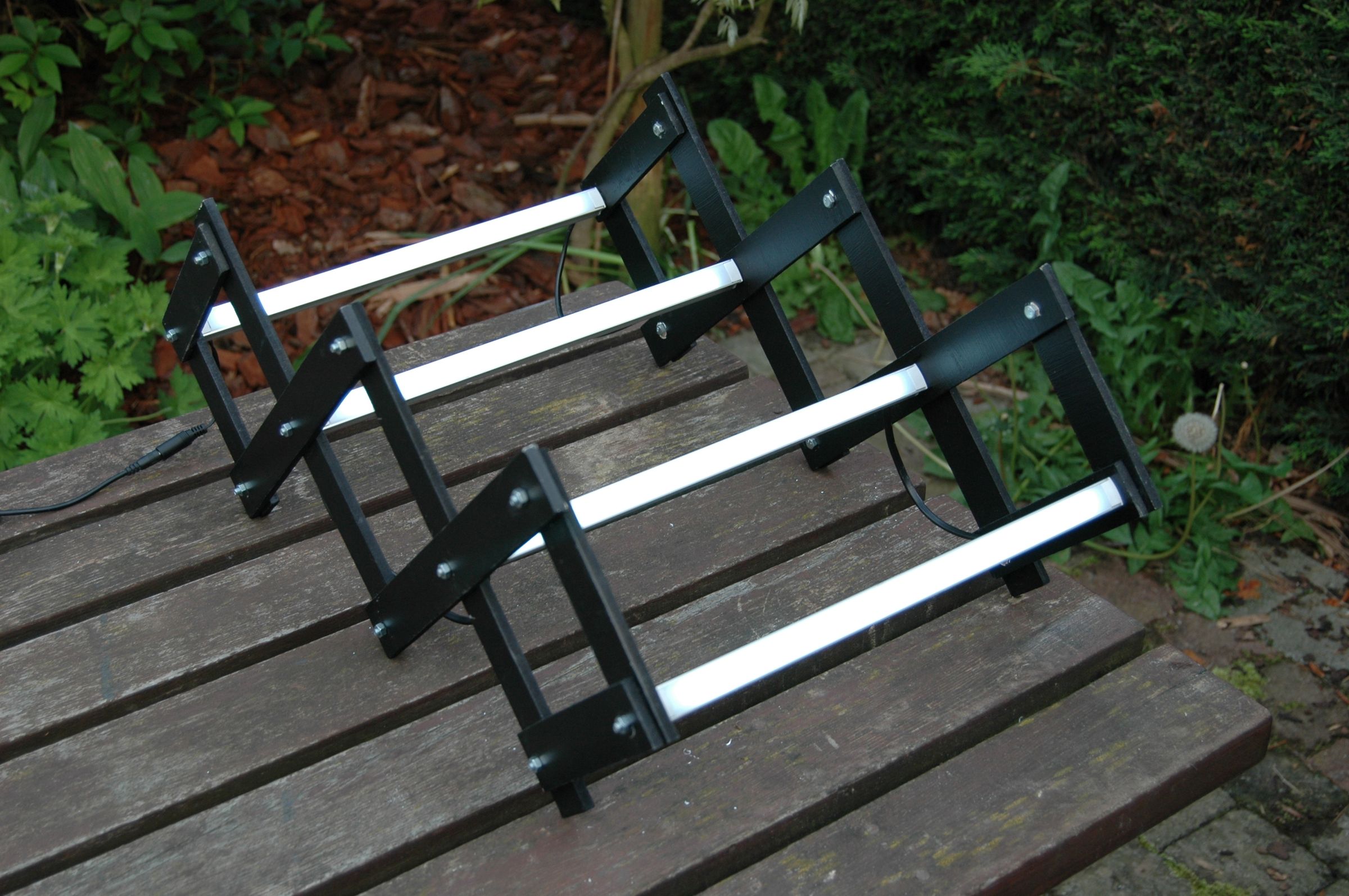 DIY guide for Accordeon LED-lamp with step-by-step instructions