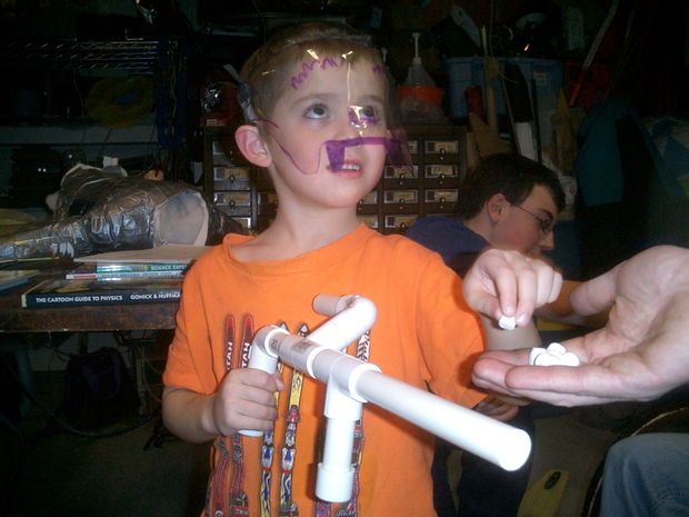 如何制作棉花糖枪或棉花糖炮 DIY Project DIY Project Image