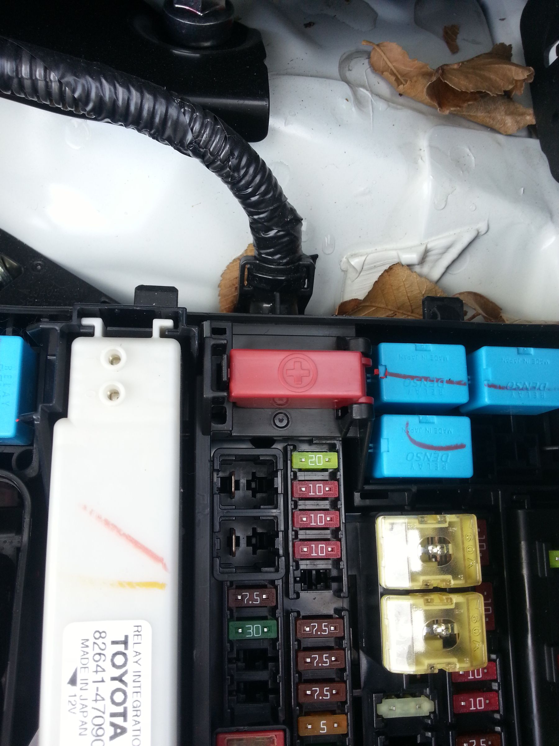 How to Jump Start a Toyota Prius 23 Steps Instructables