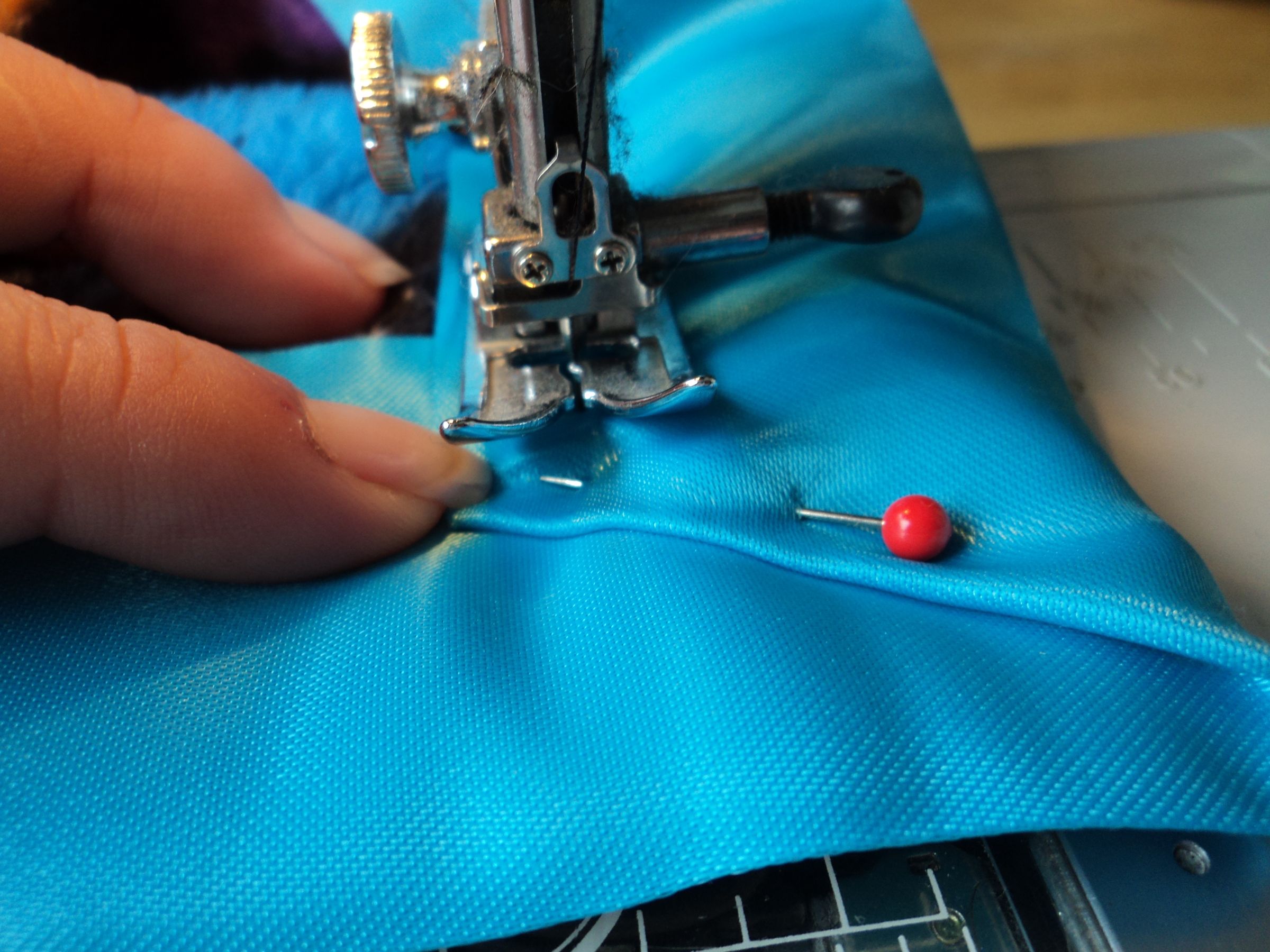 Easy Fleece Blanket With Satin Edges 5 Steps (with Pictures) Instructables