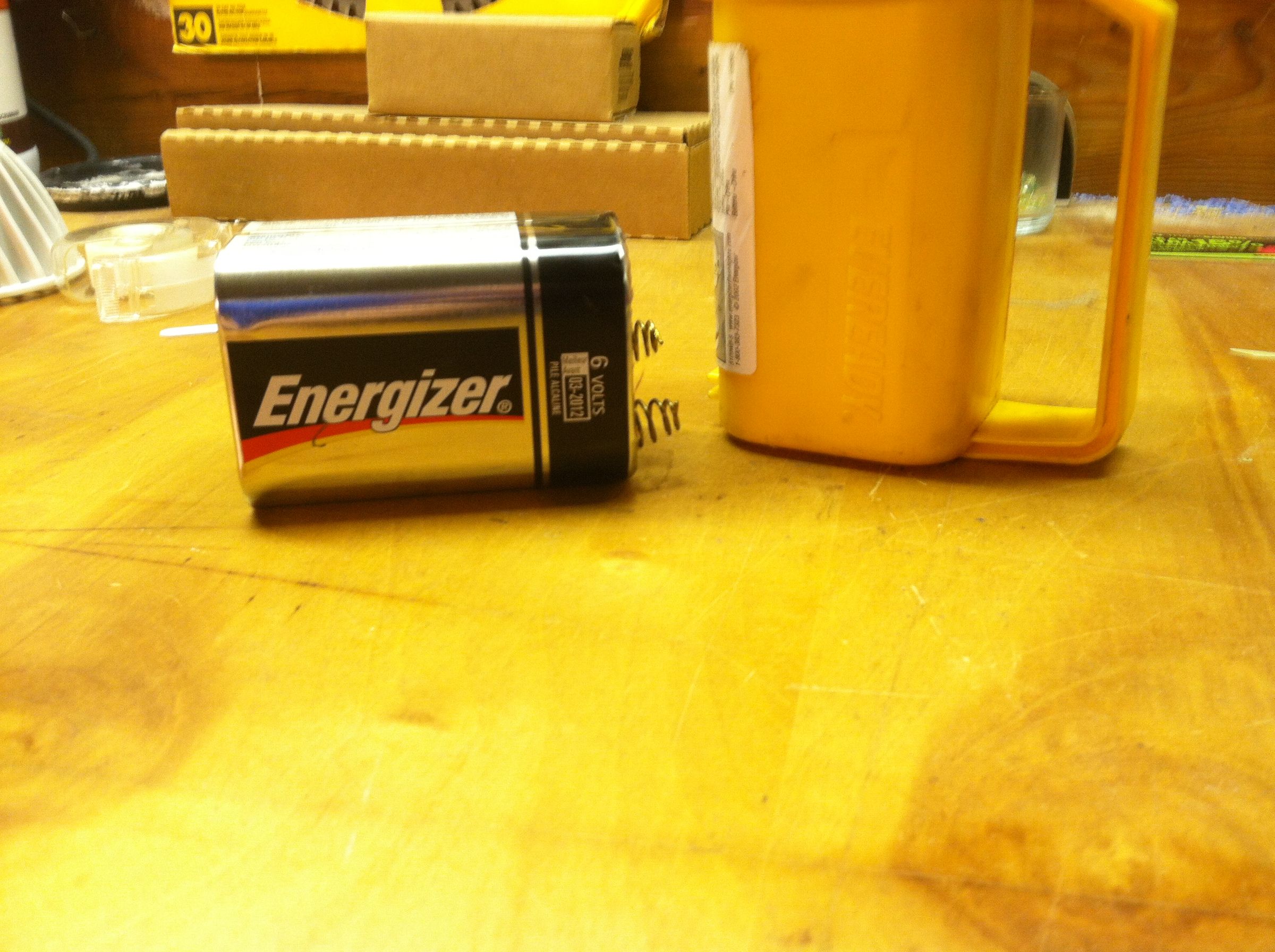 6 Volt Lantern Battery to D Cell Mod! 5 Steps Instructables