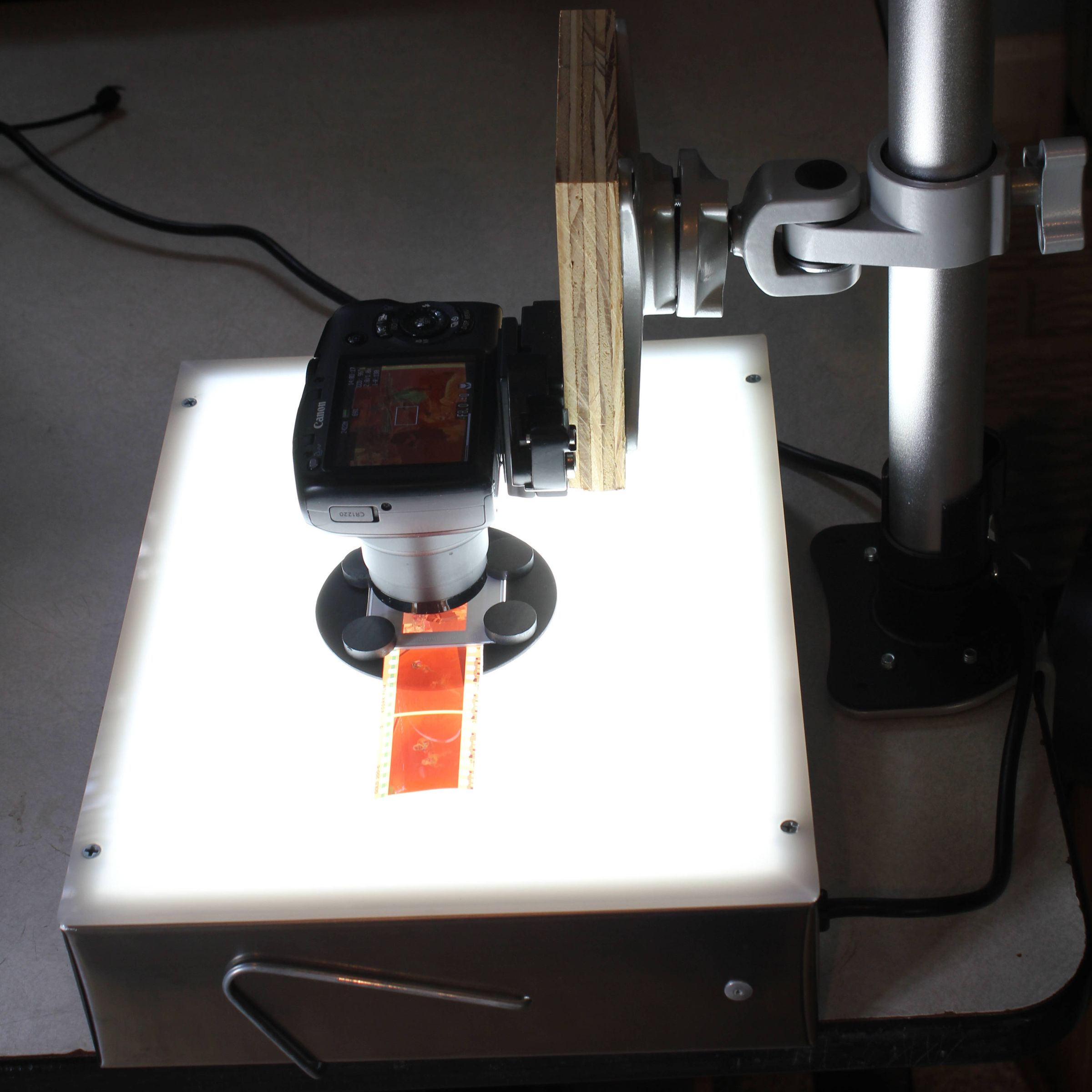 How to Convert Film Negatives With a Digital Camera/Smartphone 6