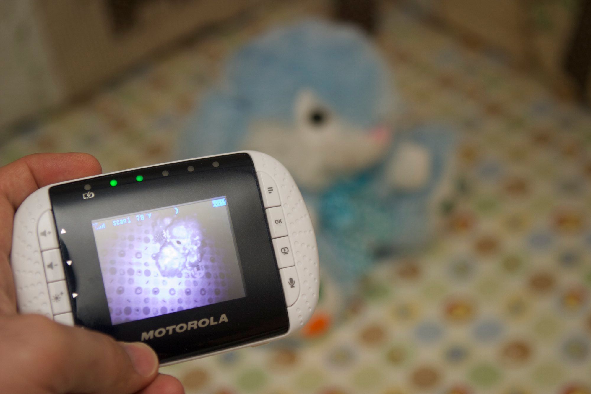 Mount Baby Monitor Camera in the Crib 11 Steps (with Pictures