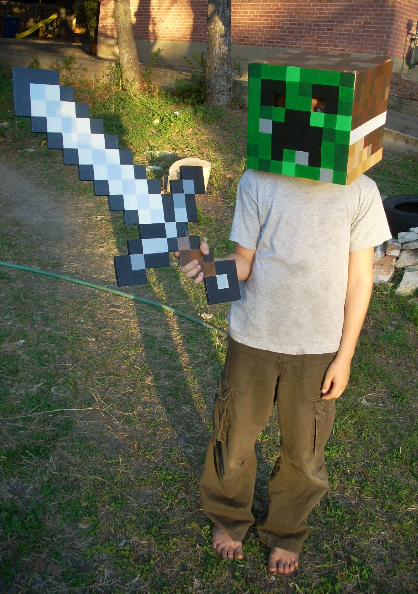 Simple Minecraft Creeper Costume - Instructables