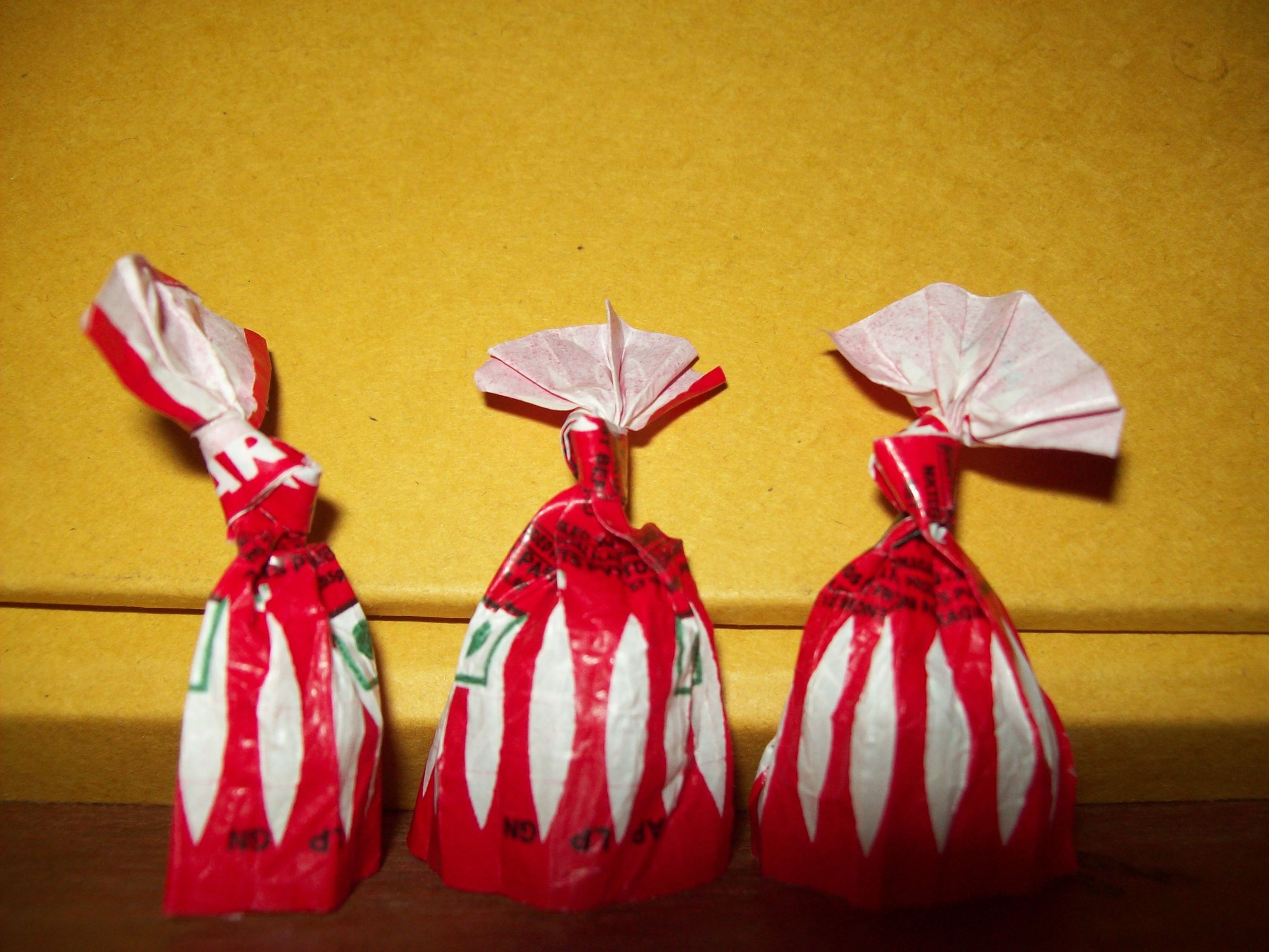 candy wrapper origami : opera singers! DIY Project DIY Project Image