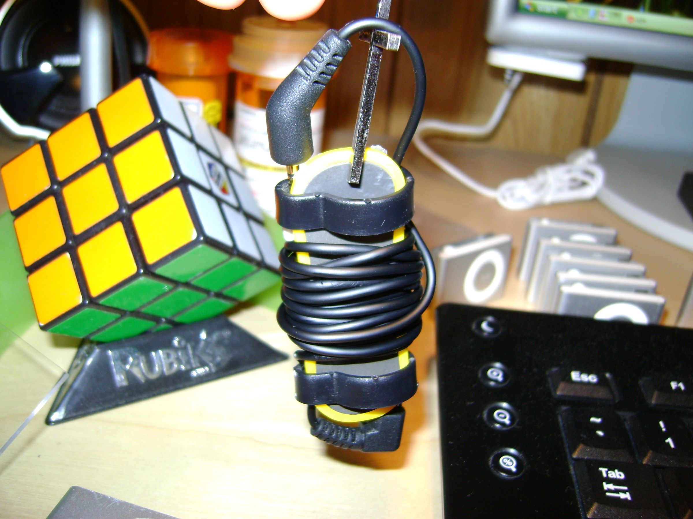 Headphone Wire Organizer 4 Steps Instructables