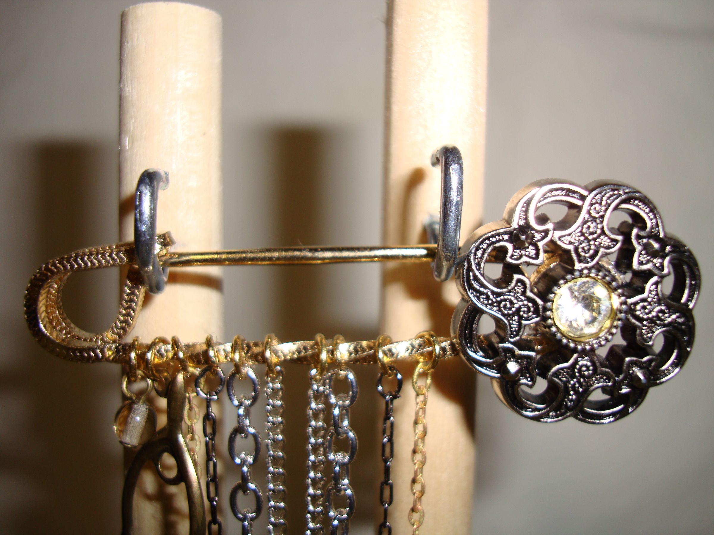 Vintage Inspired Safety Pin Brooch Instructables