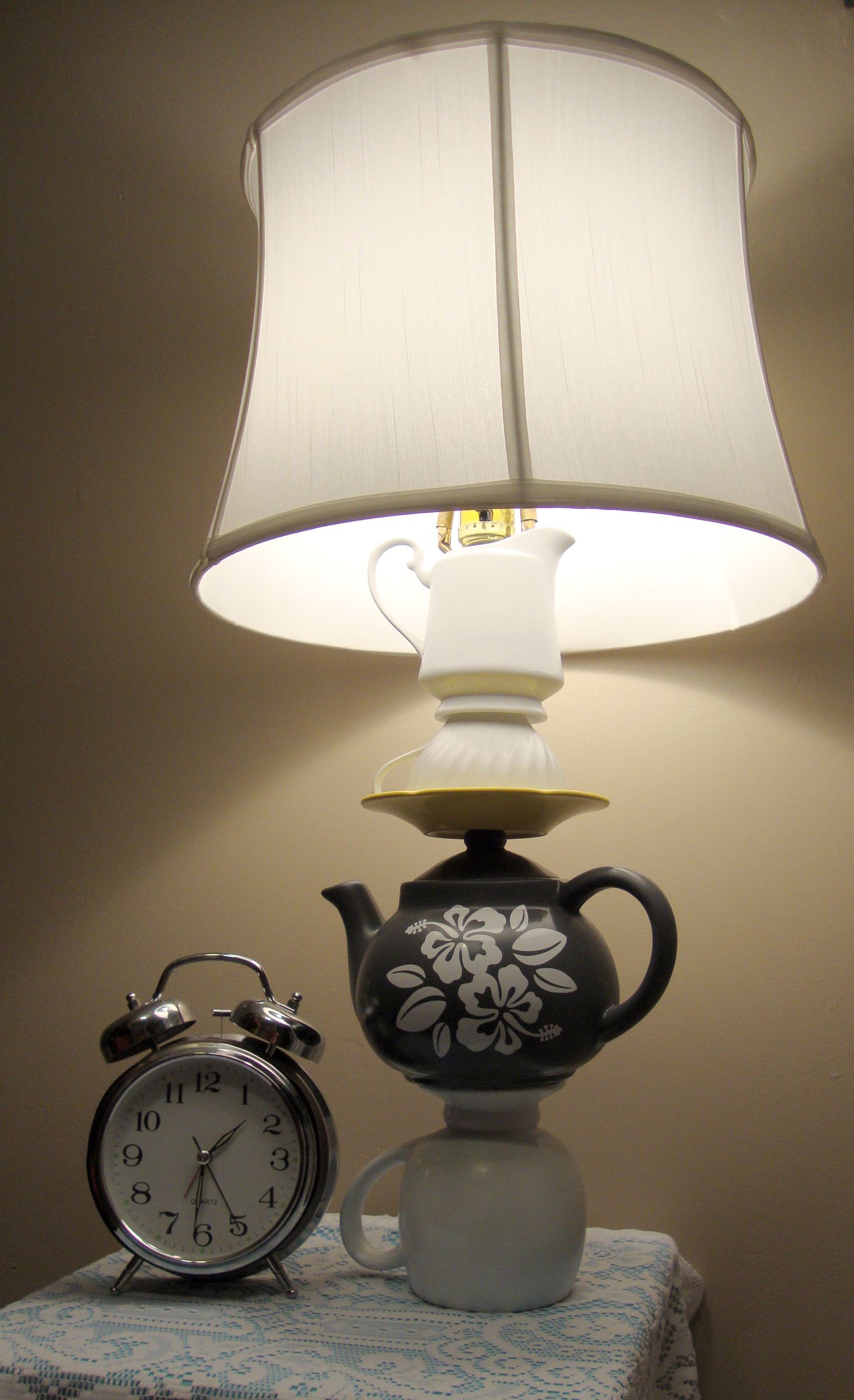 Create a Whimsical Mad Hatter Teapot Lamp! 6 Steps (with Pictures