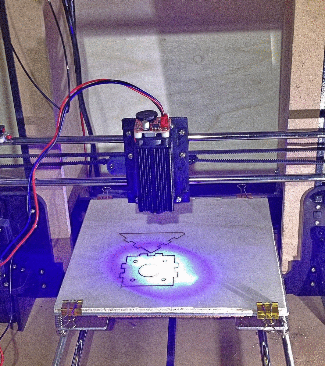 Лазерная 3 8. Лазер три д. Инсталляция из лазера. Лазерная 3 8. 2д лазер gbrctkzl.