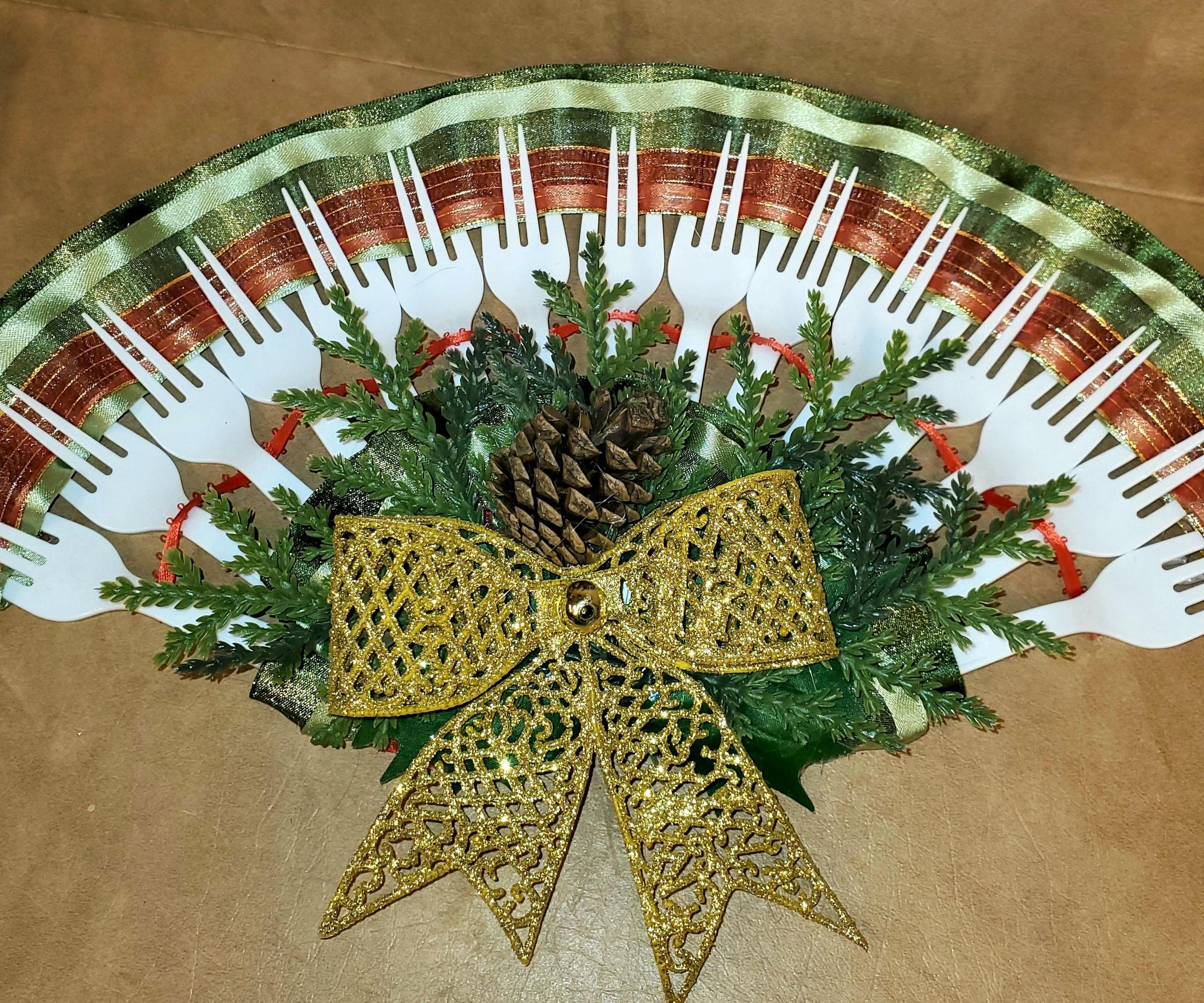 'forktastic fan' wall hanging DIY Project DIY Project Image