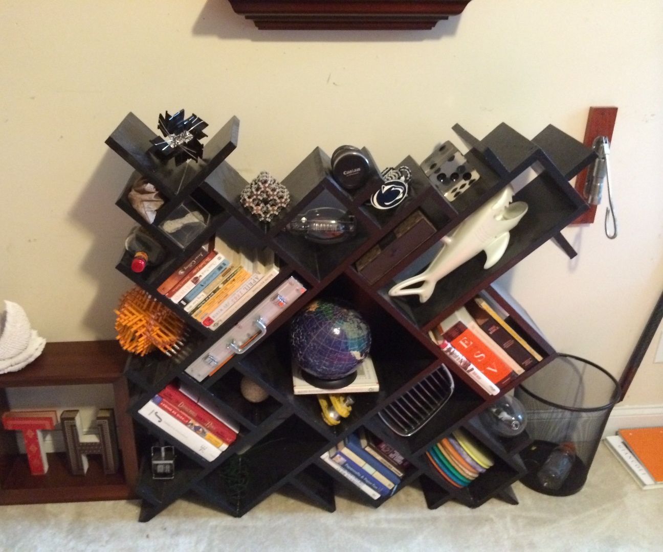 $2000 contemporary bookshelf for $100 DIY Project DIY Project Image