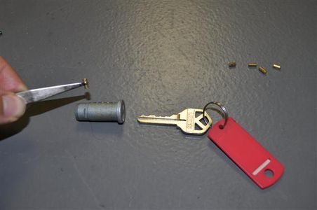 How to Re-Pin a Lock With Original Key : 5 Steps (with Pictures ...