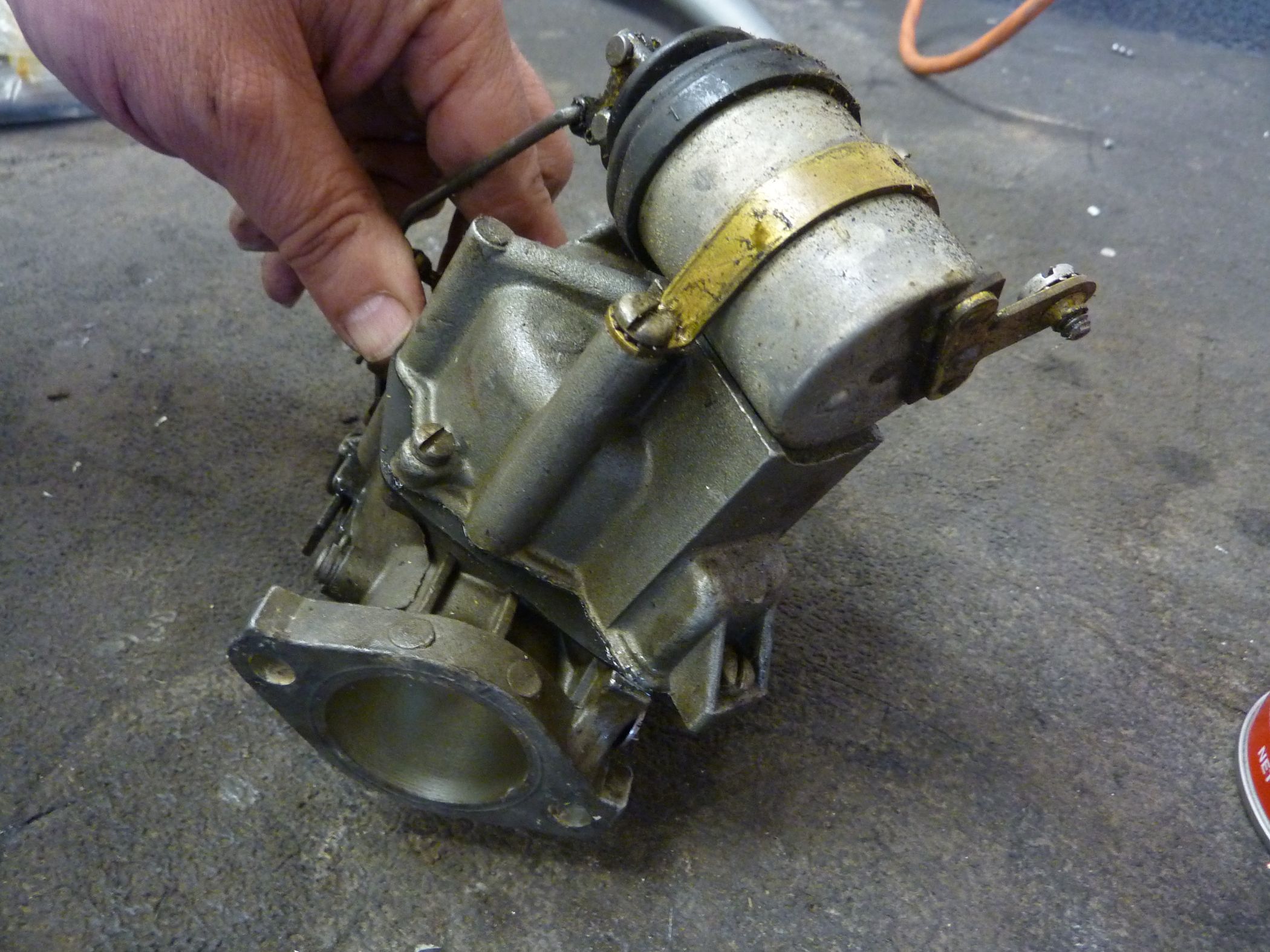 How Remove an Outboard Motor Carburetor 4 Steps (with Pictures