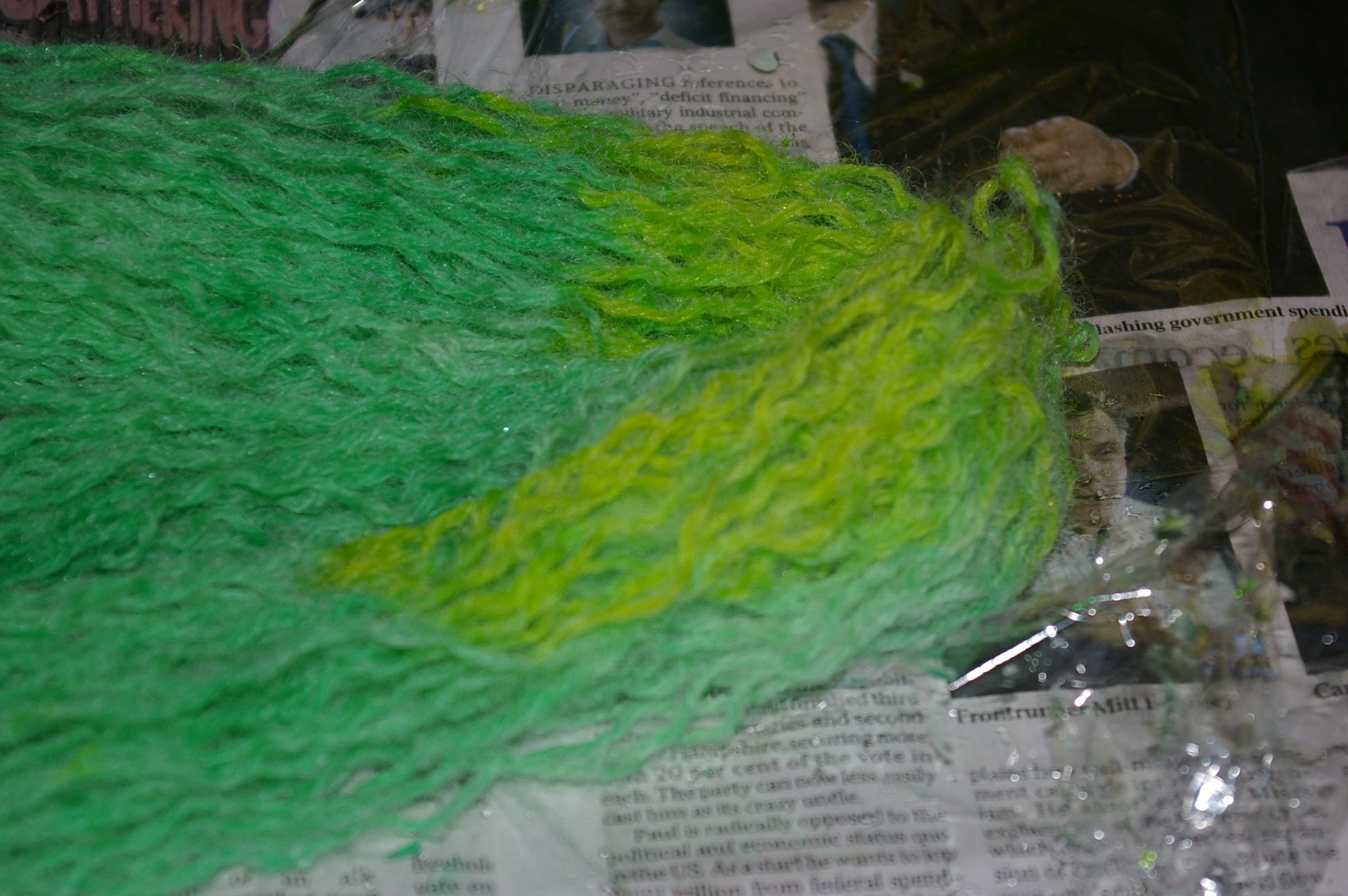 Dyeing Rescued Yarn With Food Colouring. 6 Steps (with Pictures