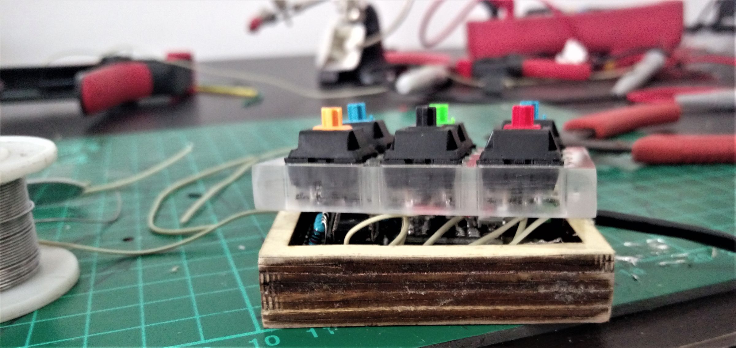 DIY Programmable 6Key Keyboard (DigiSpark) 11 Steps (with Pictures