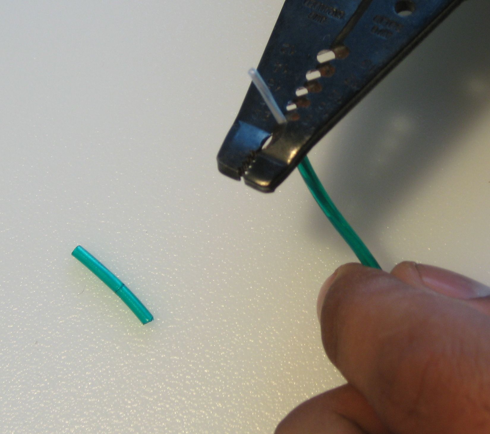 How to Solder EL (Electroluminescent) Wire 7 Steps (with Pictures