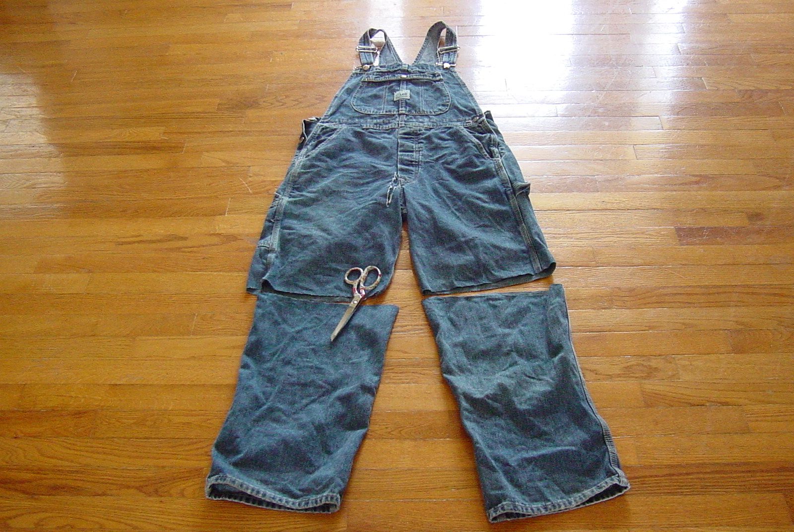 UpCycle Shop/Gardening/Craft Apron From Bib Overalls (no Sew
