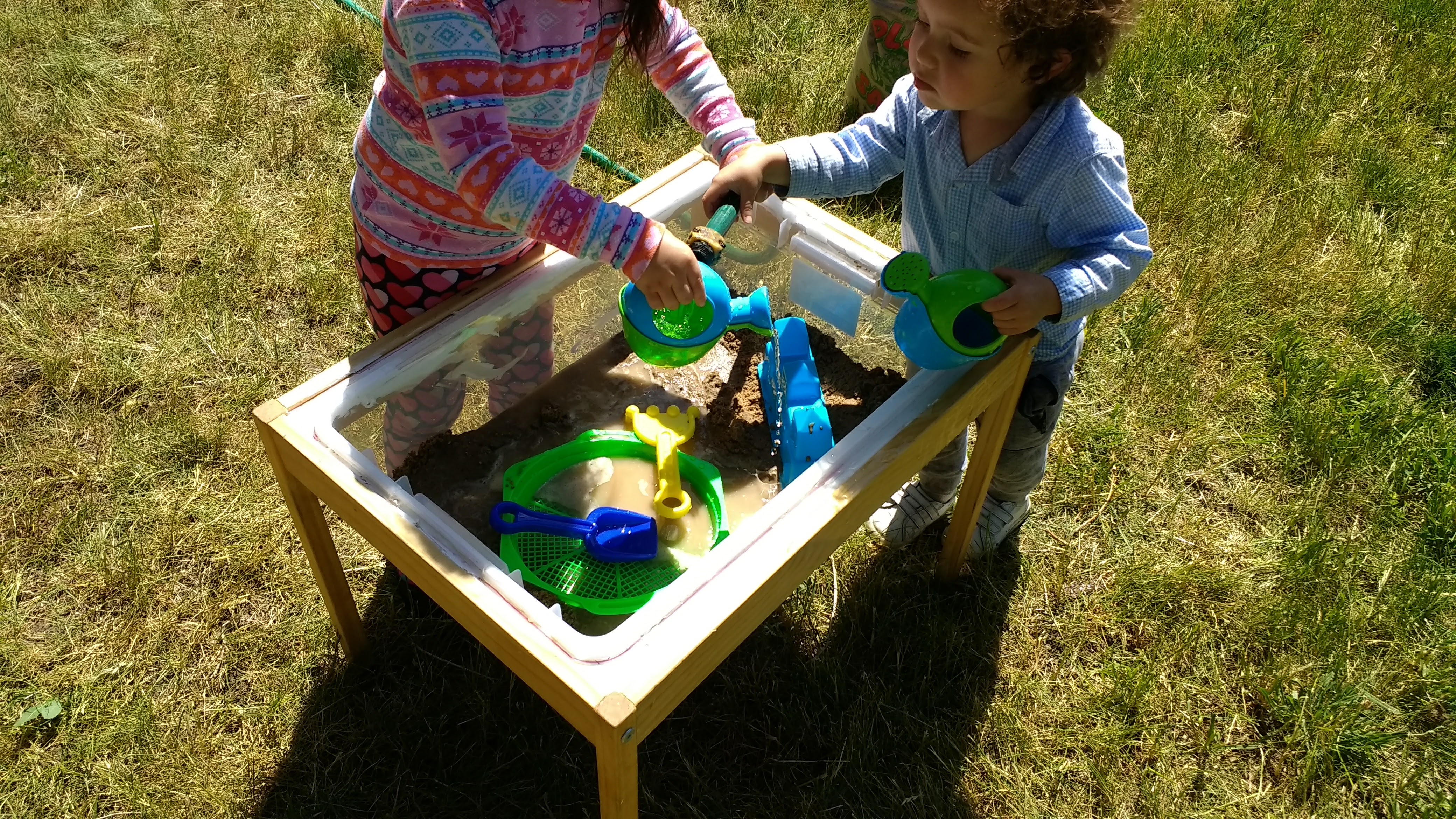 Easy Portable Sandbox and Water Table 4 Steps (with Pictures