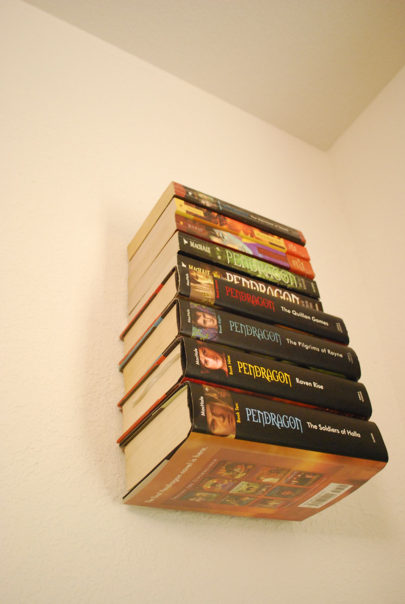 How to Make an Invisible Bookshelf (Without Ruining a Book!) 9 Steps