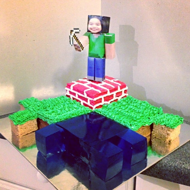 Cool Minecraft Cake That Is Easy to Do, and Will Please Cool Minecraft Cake That Is Easy to Do, and Will Please