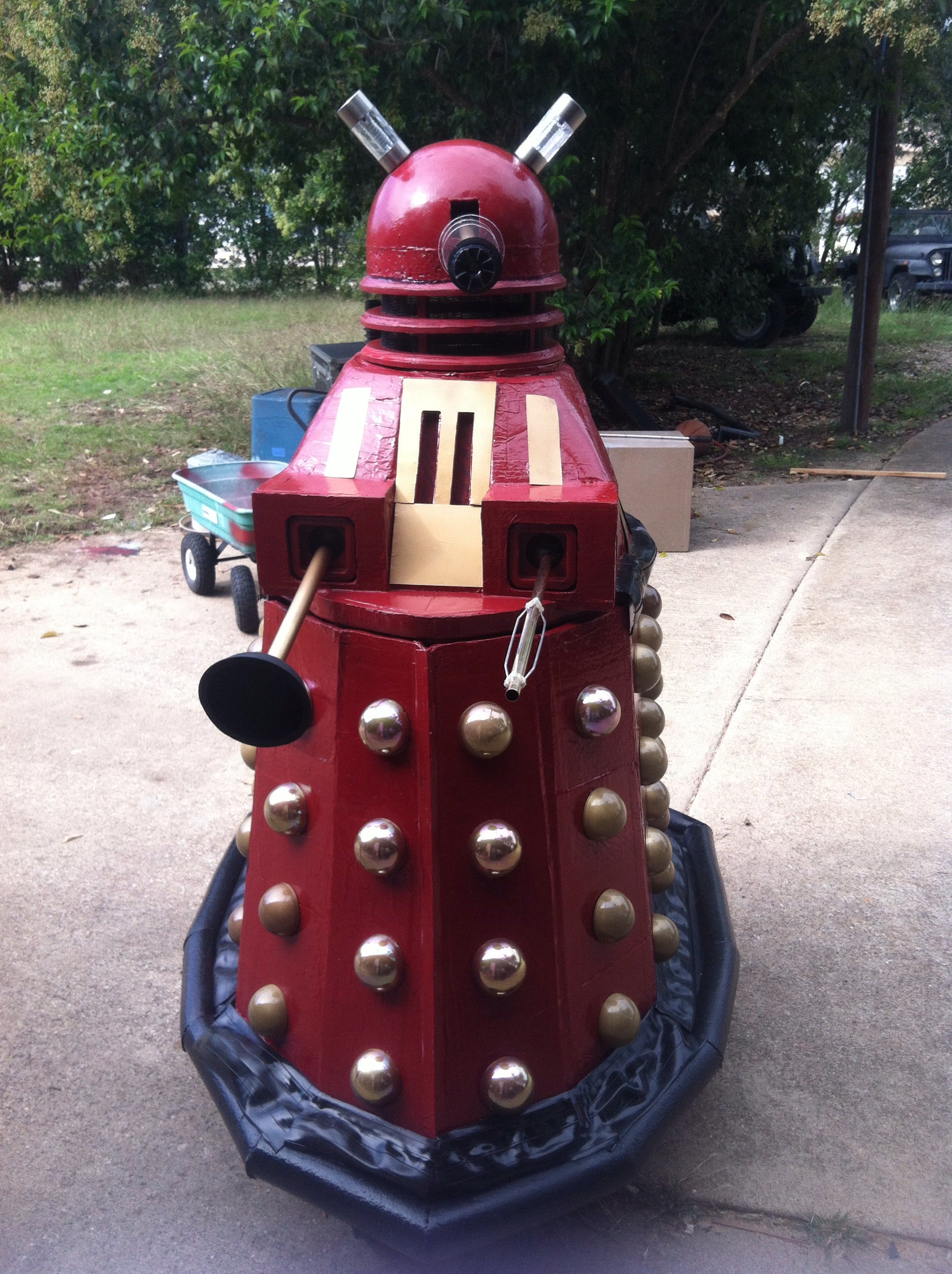 Dr Who Dalek Costume 5 Steps Instructables