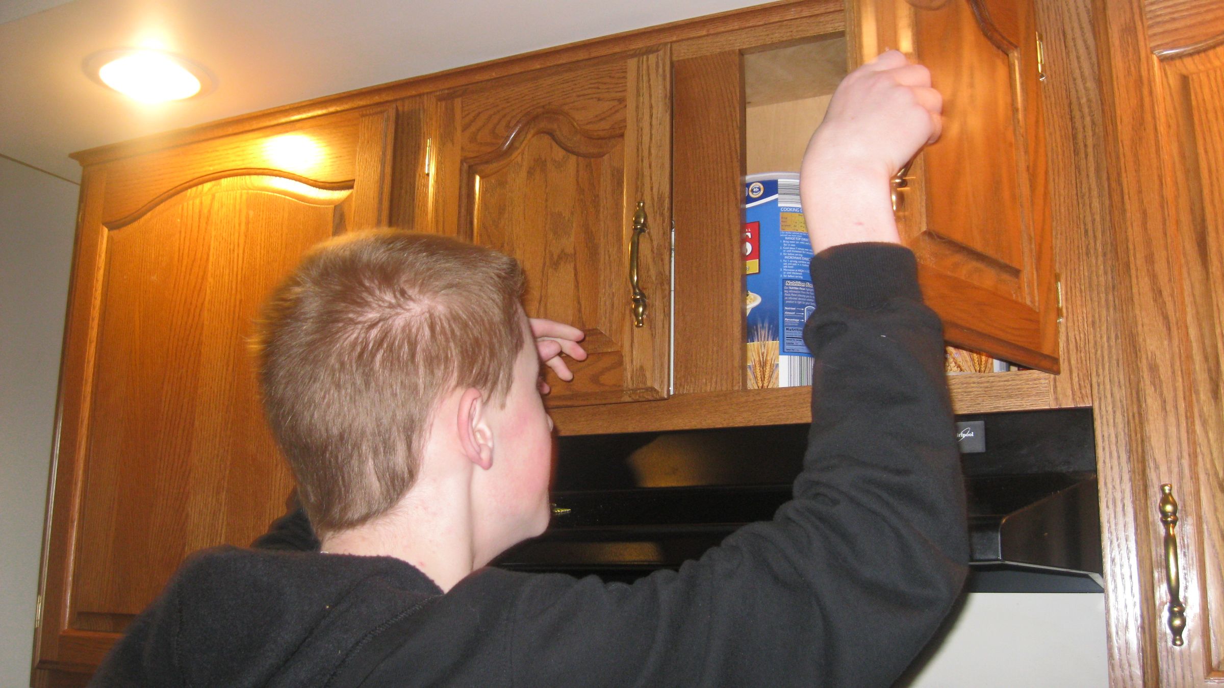 How to (Successfully) Hide a Gift! 7 Steps (with Pictures