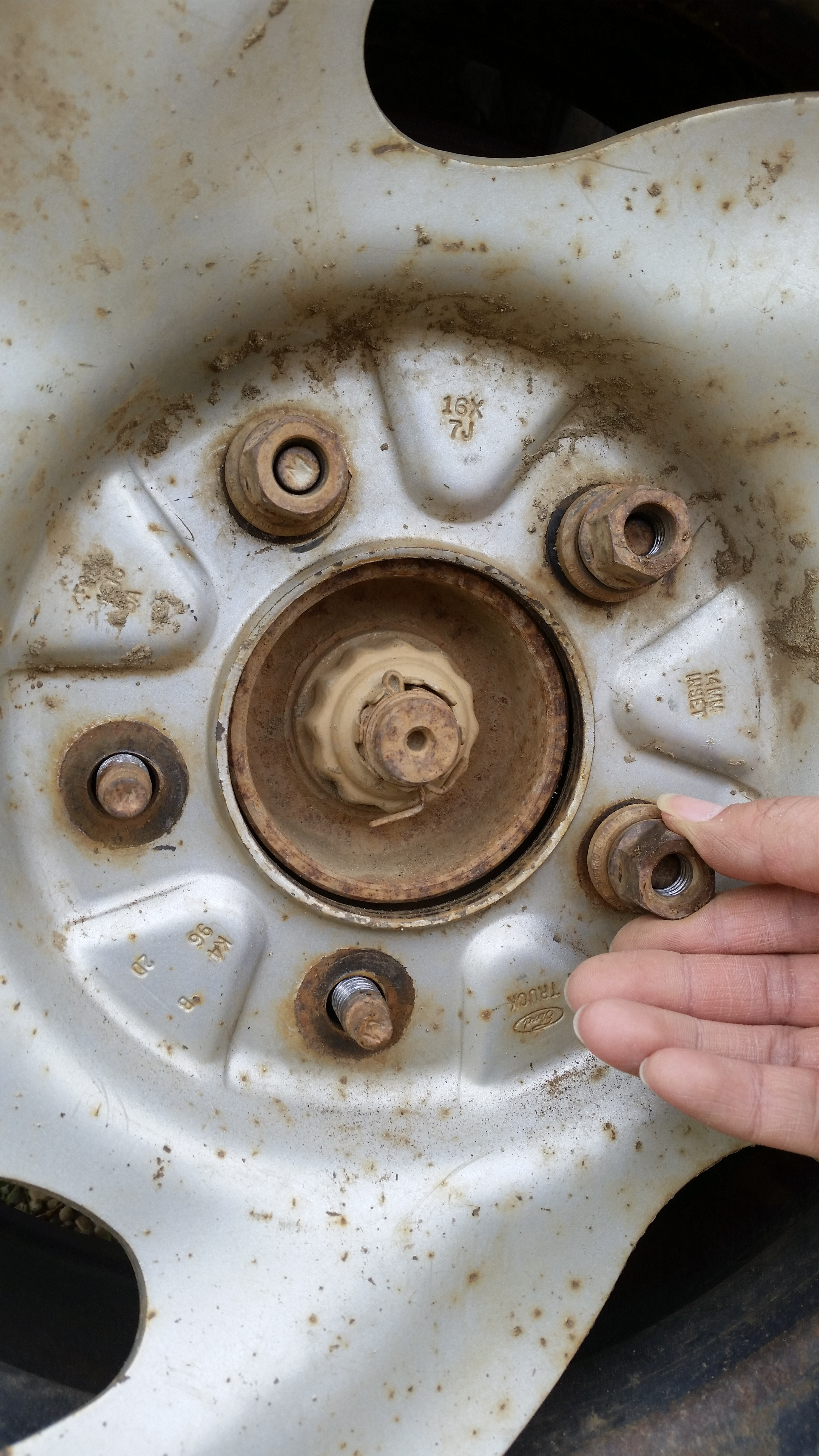 Emergency Tire Change Procedure 22 Steps (with Pictures) Instructables