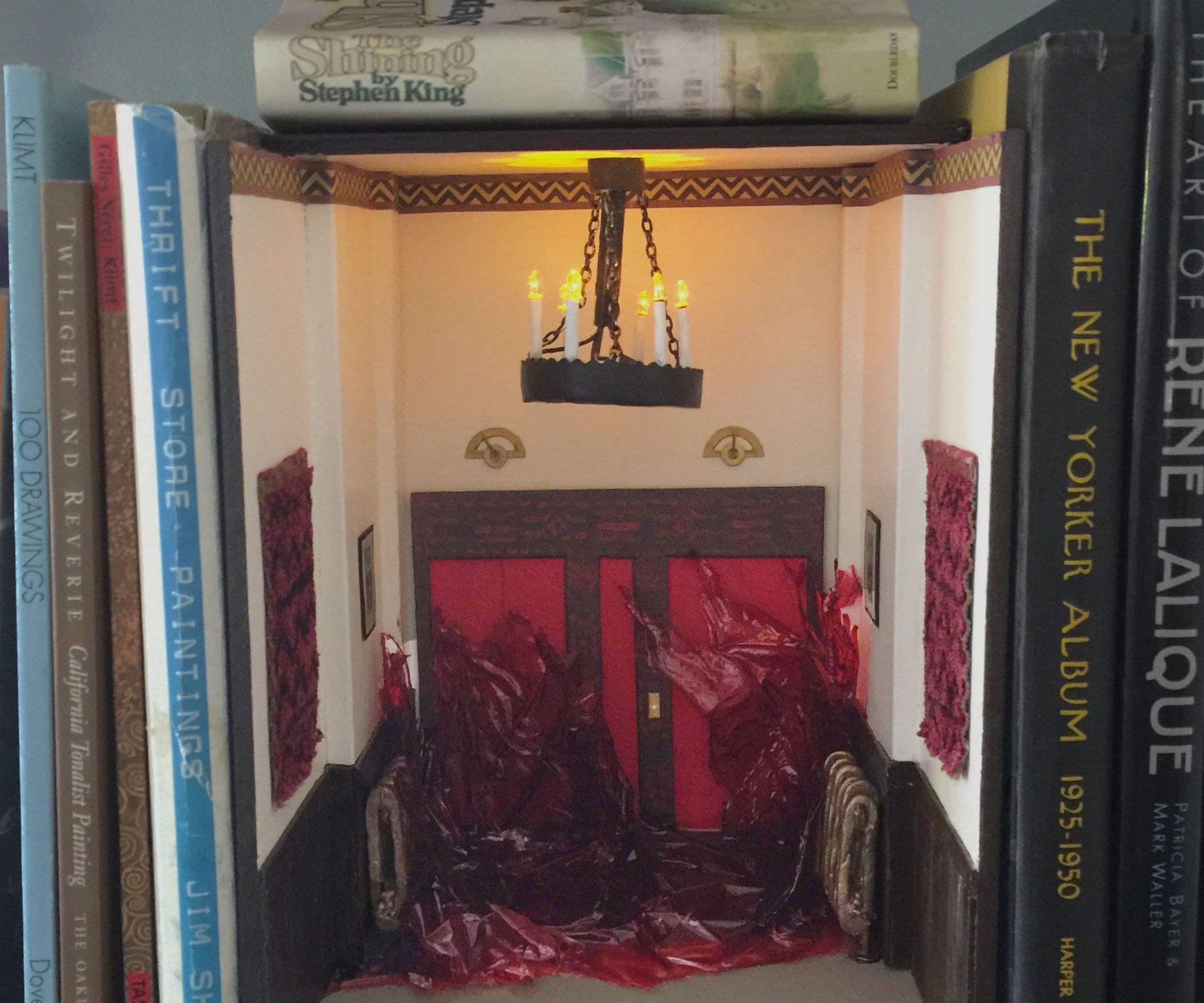 Book Nook Insert Epoxy Blood Elevator From the Shining 8 Steps (with