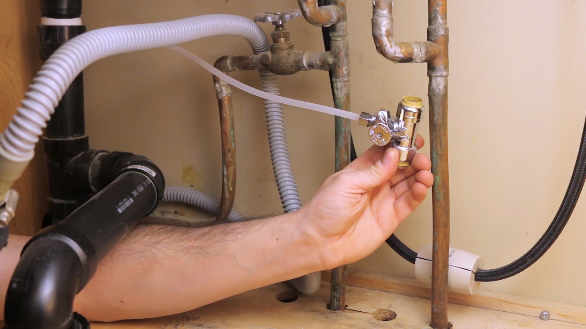 How to Connect a Water Line to Your Refrigerator 7 Steps (with
